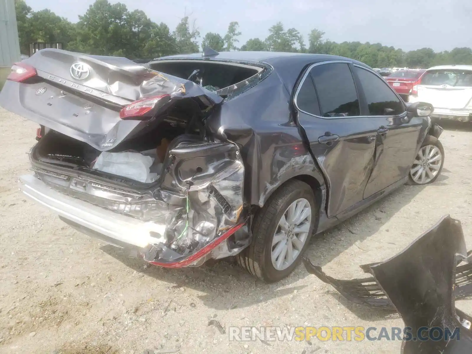 4 Photograph of a damaged car 4T1C11BK1LU016036 TOYOTA CAMRY 2020