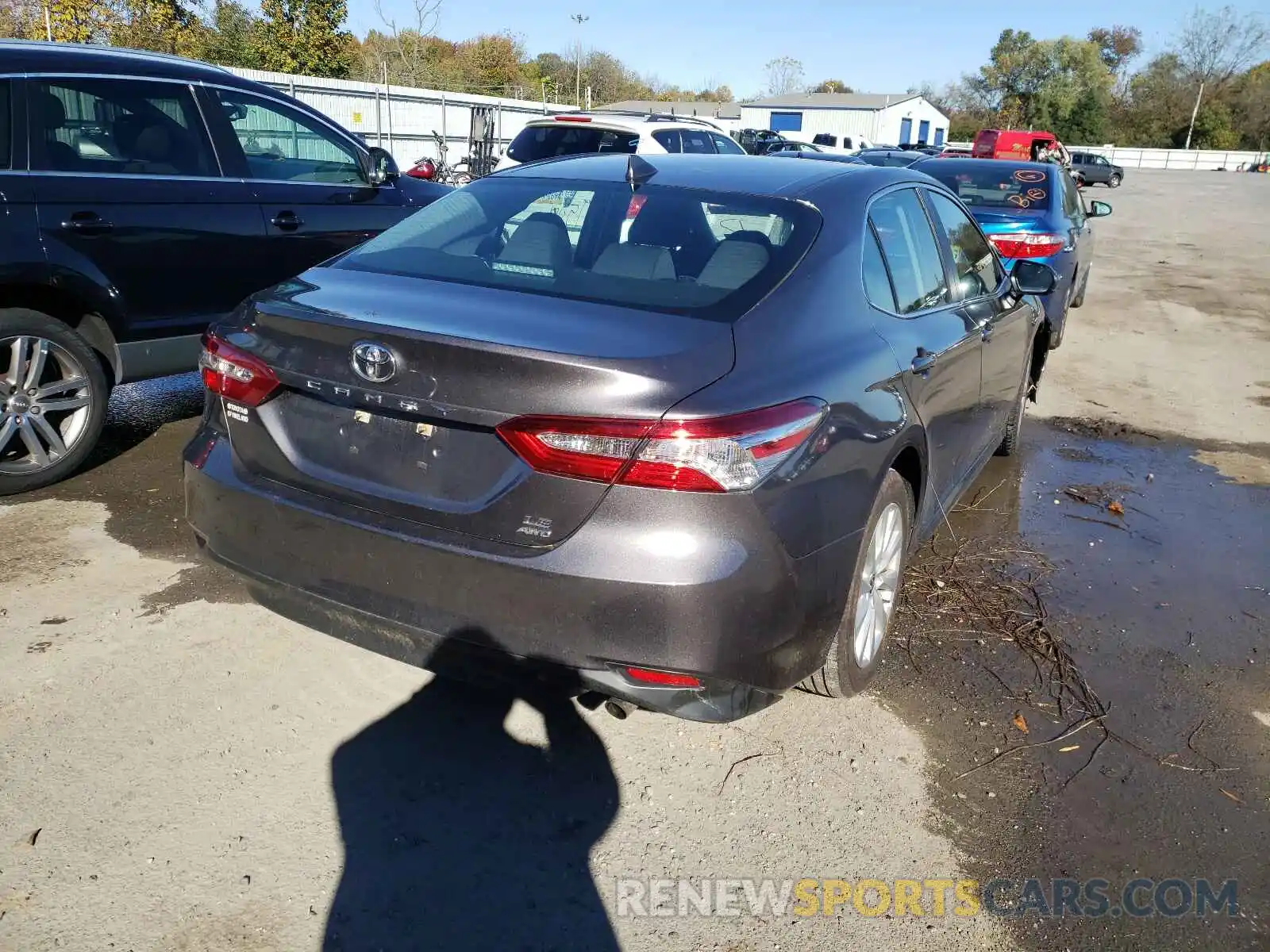 4 Photograph of a damaged car 4T1C11BK2LU008270 TOYOTA CAMRY 2020