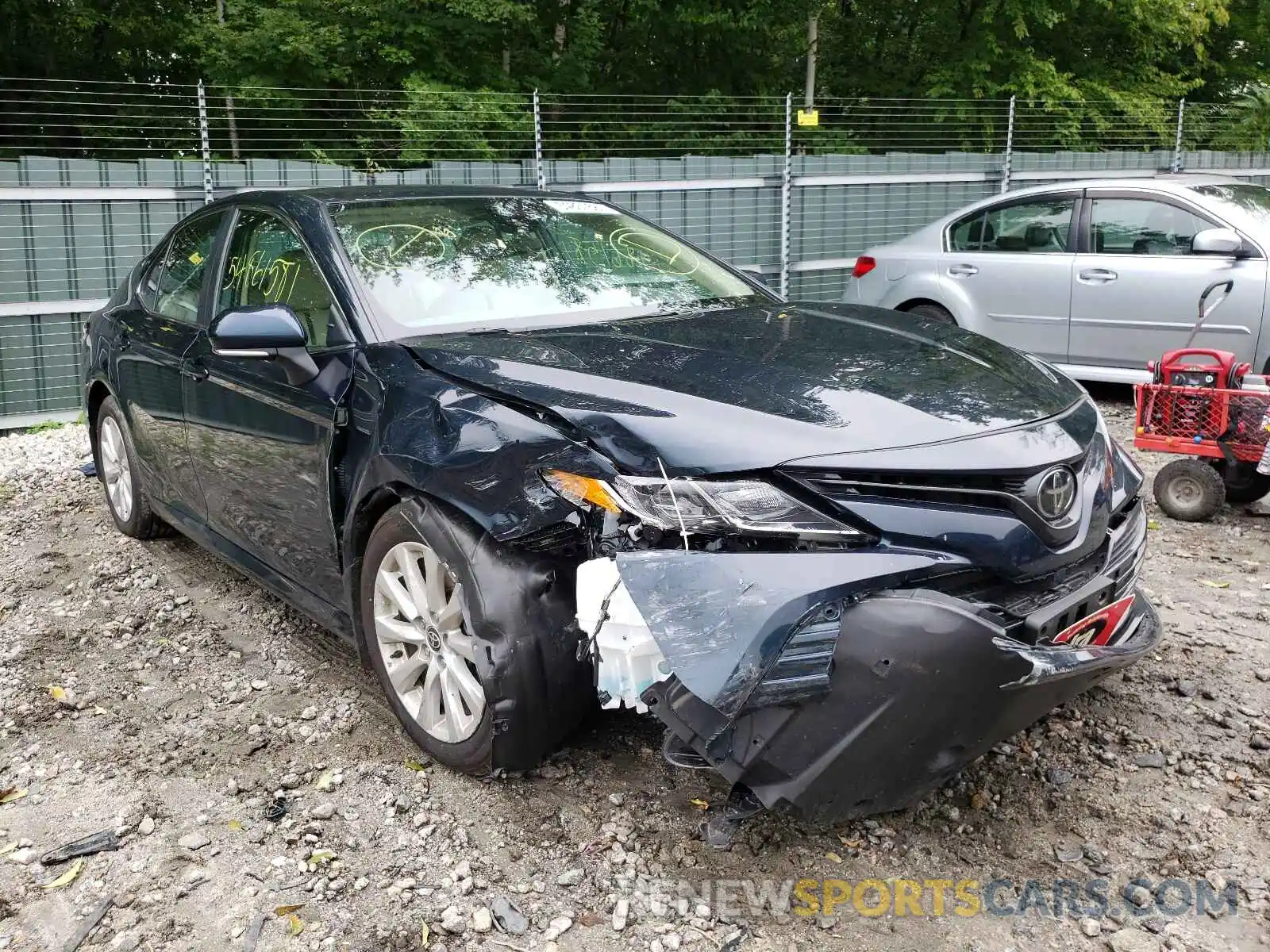 1 Photograph of a damaged car 4T1C11BK3LU008990 TOYOTA CAMRY 2020