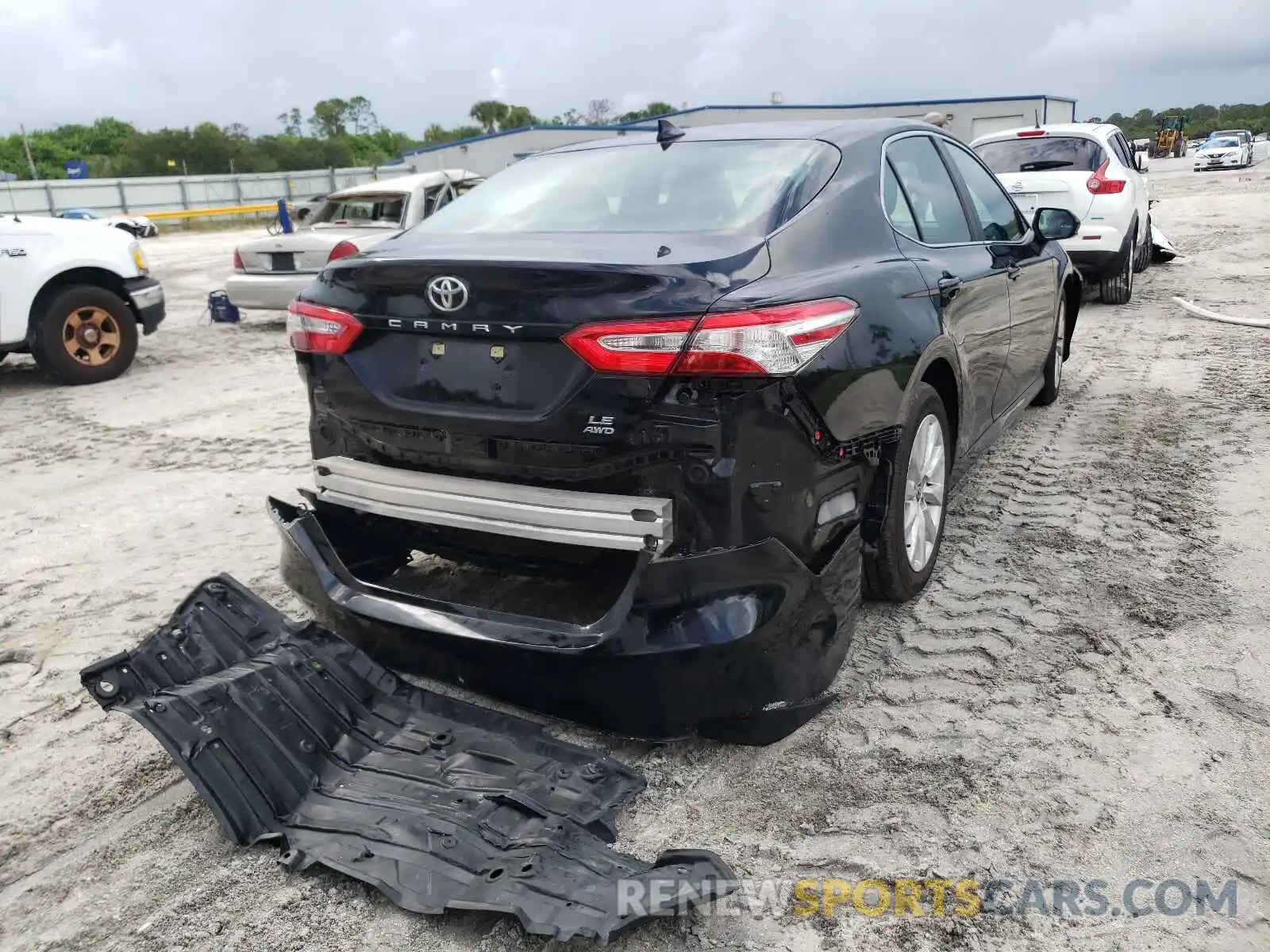 4 Photograph of a damaged car 4T1C11BK3LU011307 TOYOTA CAMRY 2020