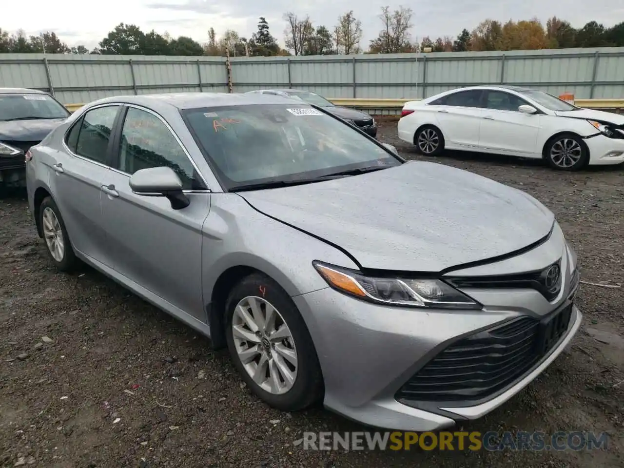 1 Photograph of a damaged car 4T1C11BK4LU010313 TOYOTA CAMRY 2020