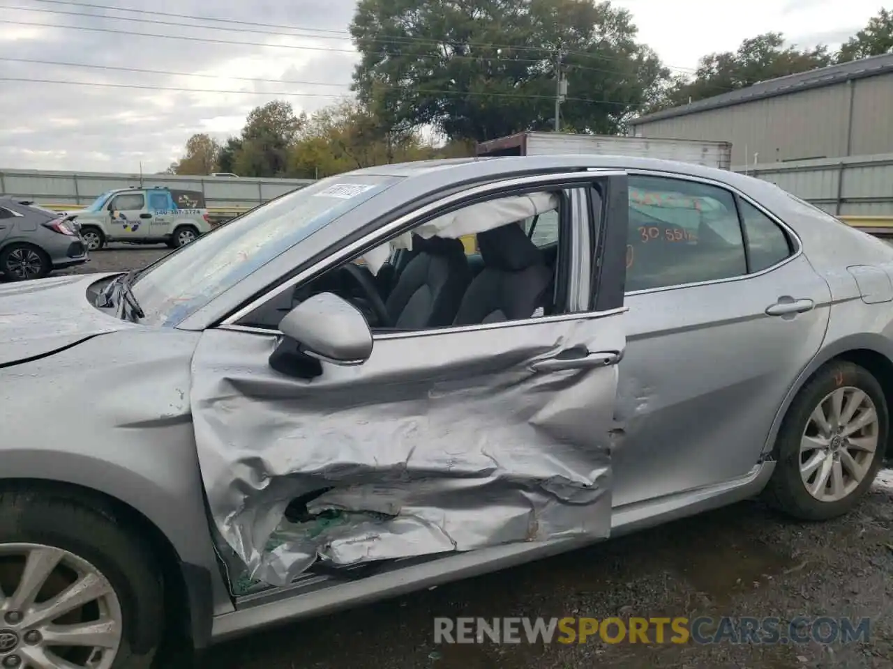 9 Photograph of a damaged car 4T1C11BK4LU010313 TOYOTA CAMRY 2020