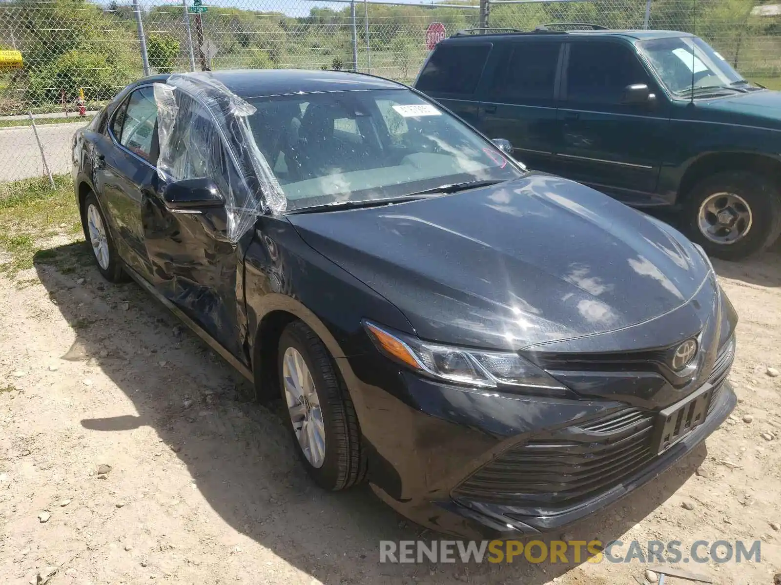 1 Photograph of a damaged car 4T1C11BK4LU017729 TOYOTA CAMRY 2020