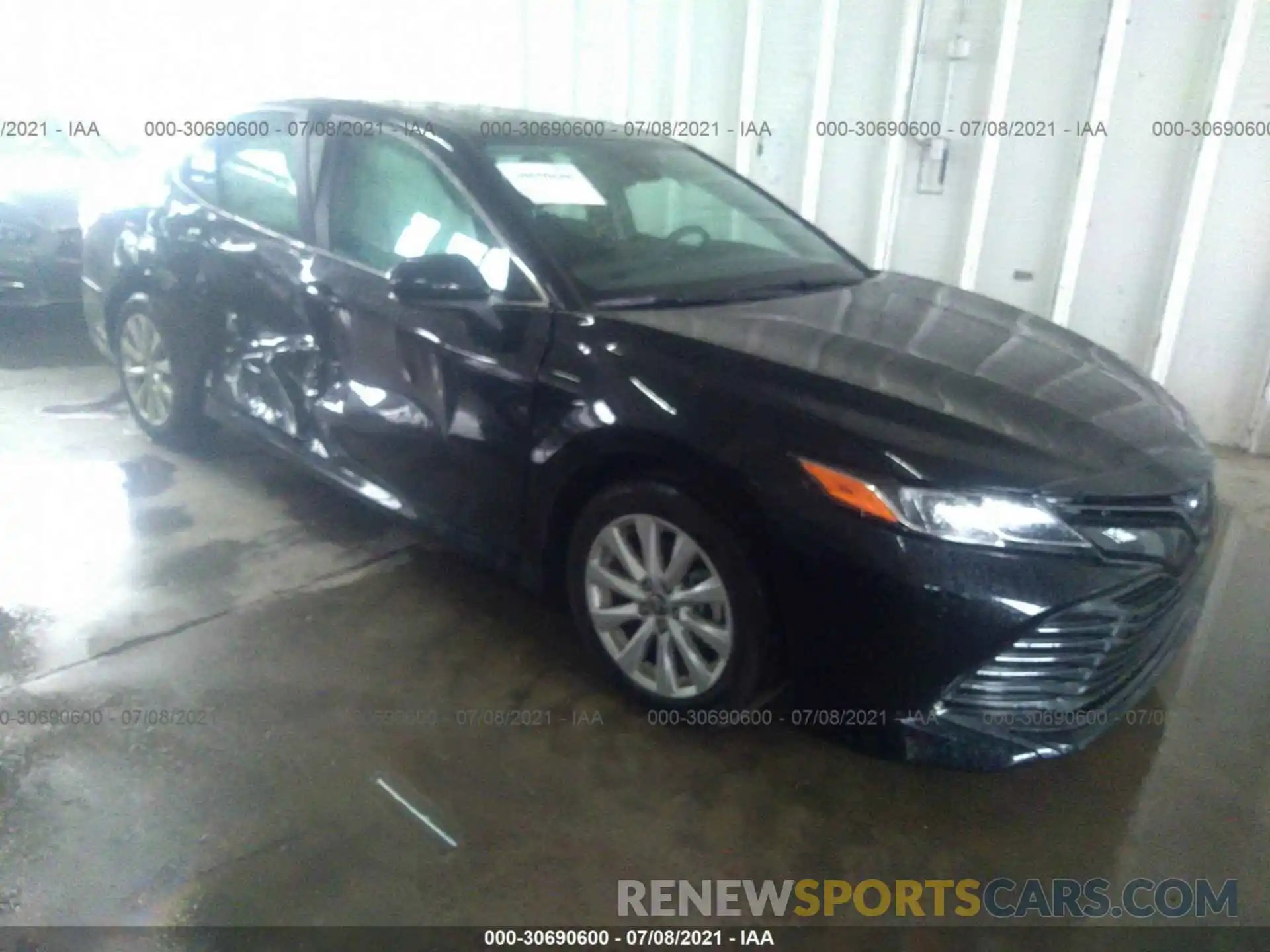 1 Photograph of a damaged car 4T1C11BK5LU016878 TOYOTA CAMRY 2020