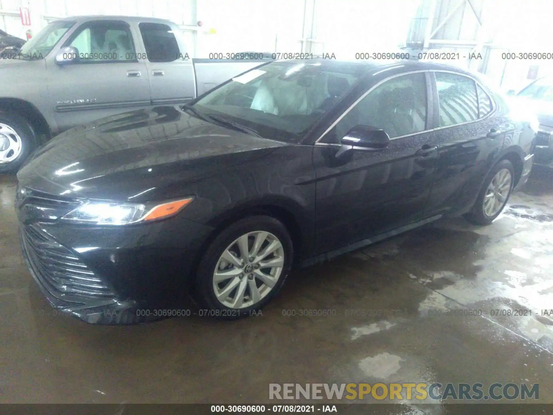 2 Photograph of a damaged car 4T1C11BK5LU016878 TOYOTA CAMRY 2020