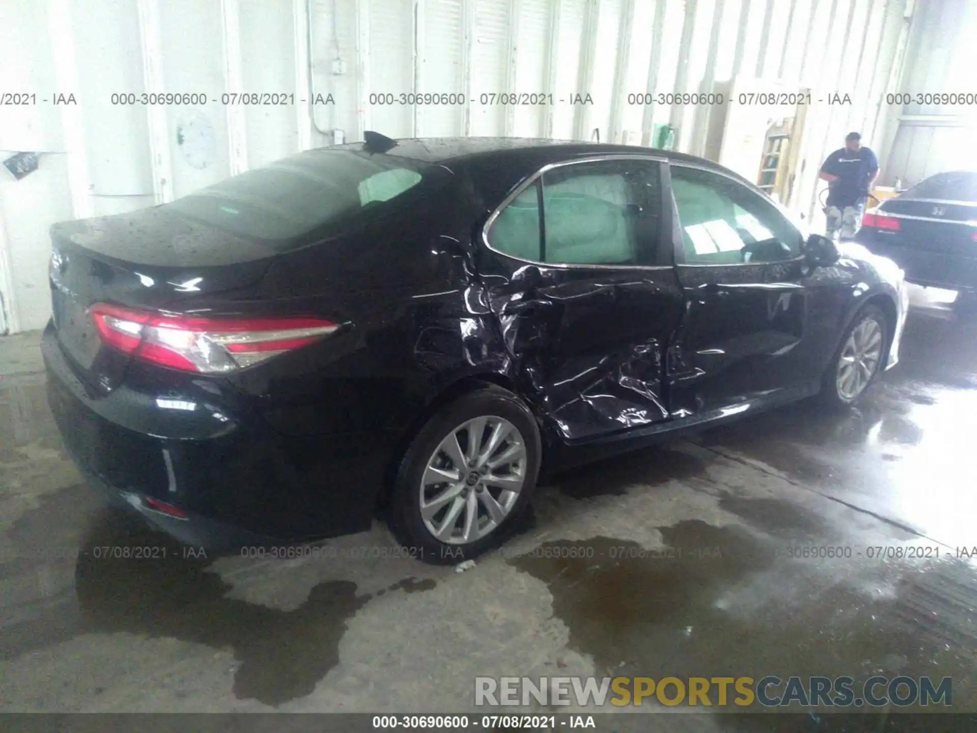 4 Photograph of a damaged car 4T1C11BK5LU016878 TOYOTA CAMRY 2020