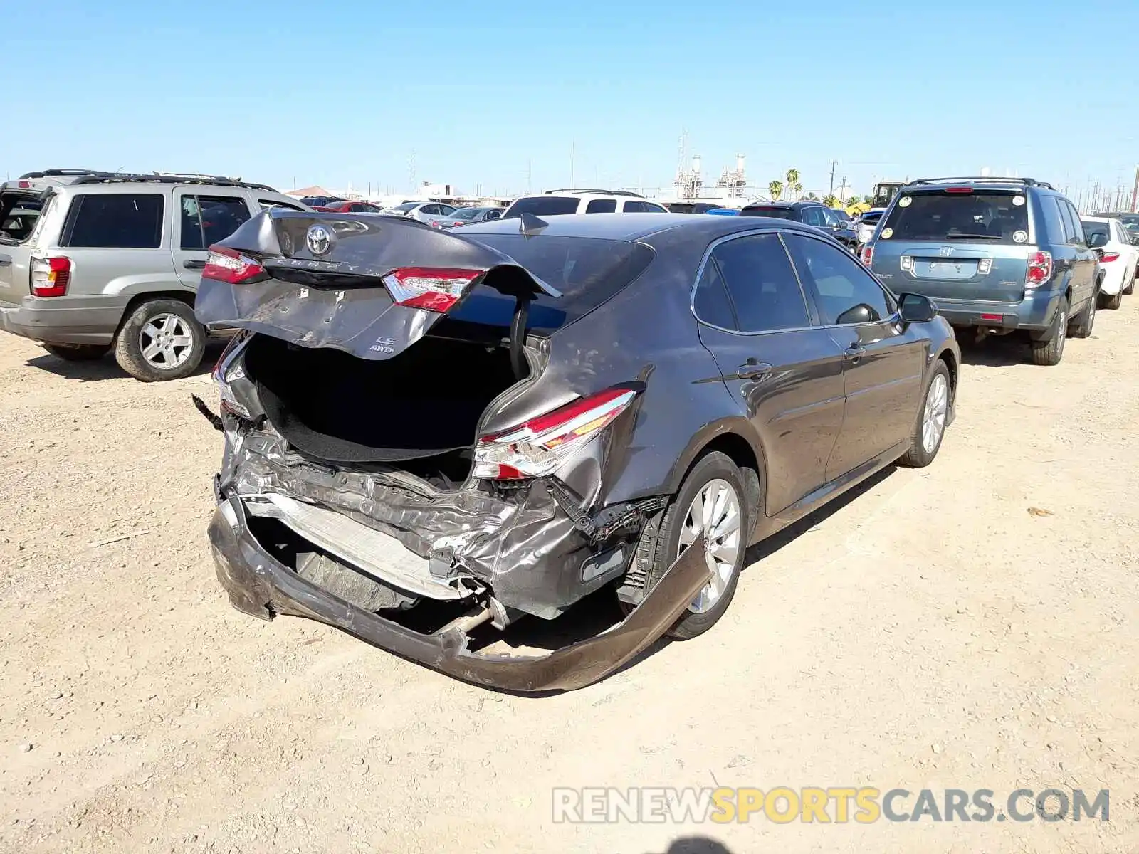 4 Photograph of a damaged car 4T1C11BK6LU003394 TOYOTA CAMRY 2020