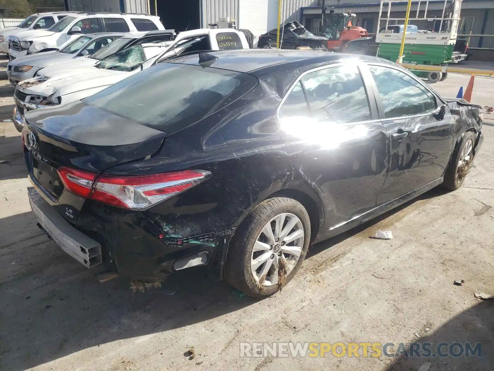 4 Photograph of a damaged car 4T1C11BK6LU004240 TOYOTA CAMRY 2020