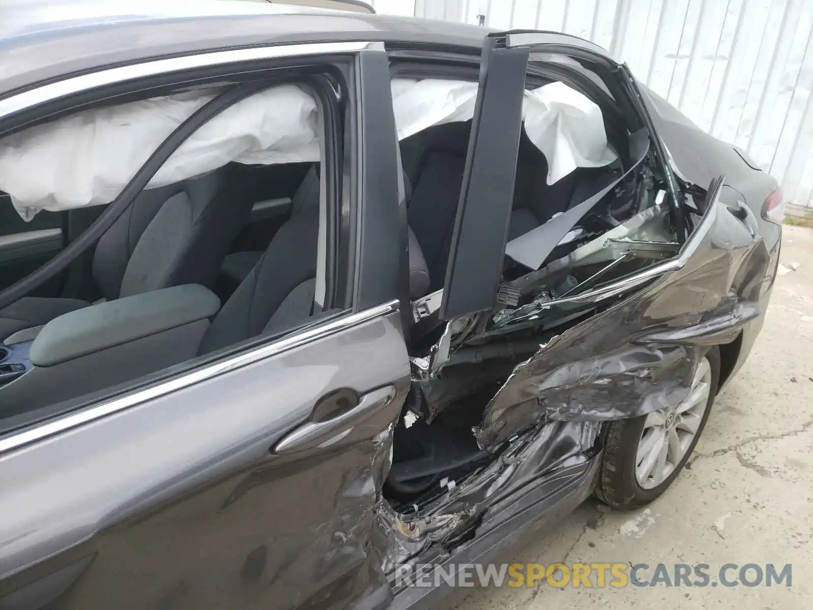 10 Photograph of a damaged car 4T1C11BK7LU004022 TOYOTA CAMRY 2020