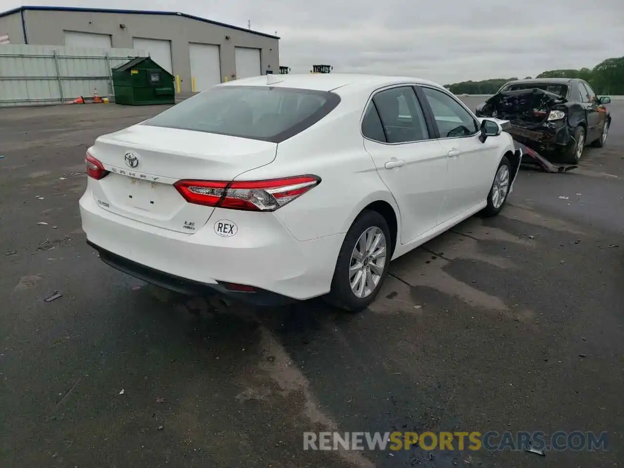 4 Photograph of a damaged car 4T1C11BK7LU009351 TOYOTA CAMRY 2020