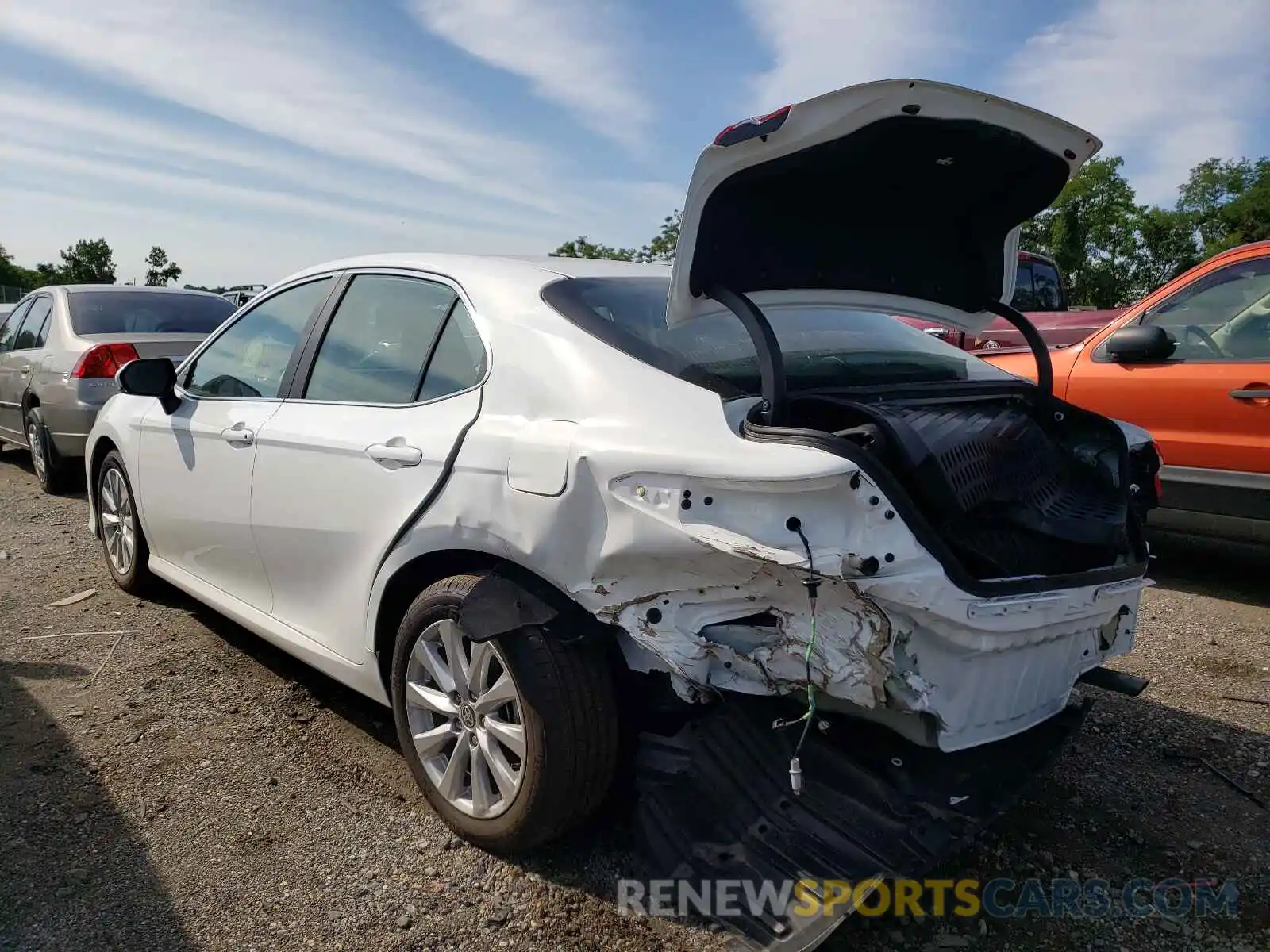 3 Photograph of a damaged car 4T1C11BK7LU011245 TOYOTA CAMRY 2020