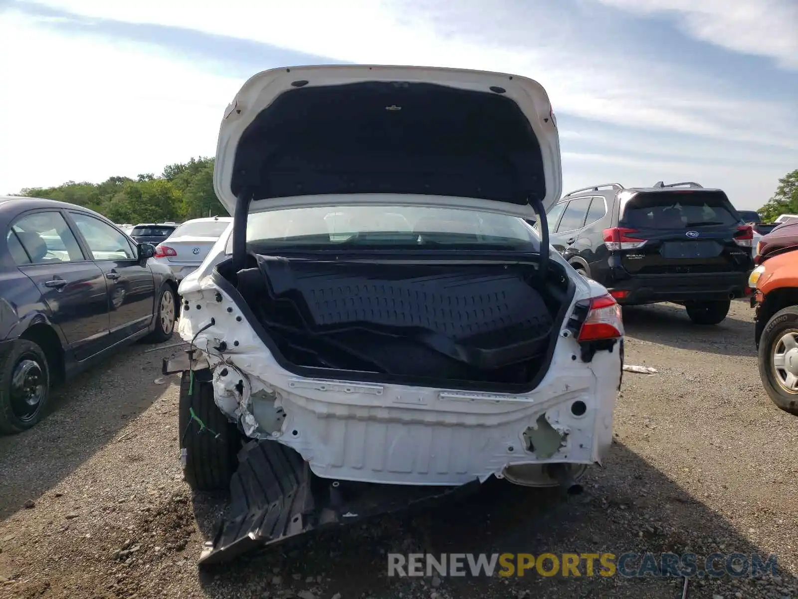 9 Photograph of a damaged car 4T1C11BK7LU011245 TOYOTA CAMRY 2020