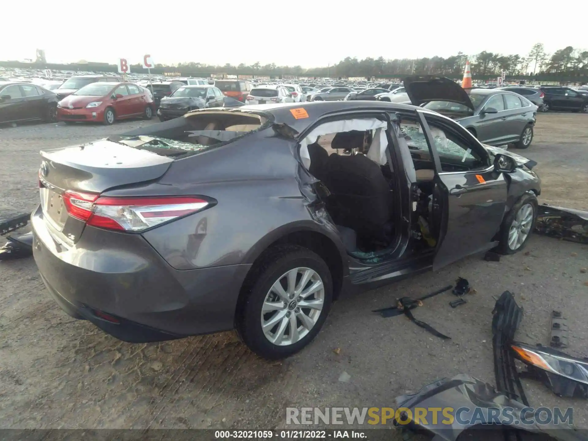 4 Photograph of a damaged car 4T1C11BK8LU005227 TOYOTA CAMRY 2020