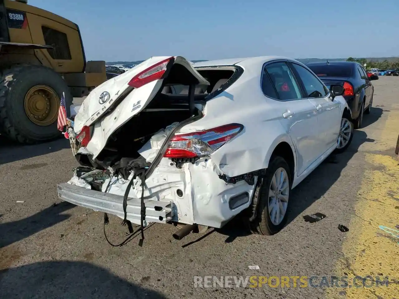 4 Photograph of a damaged car 4T1C11BK8LU008709 TOYOTA CAMRY 2020