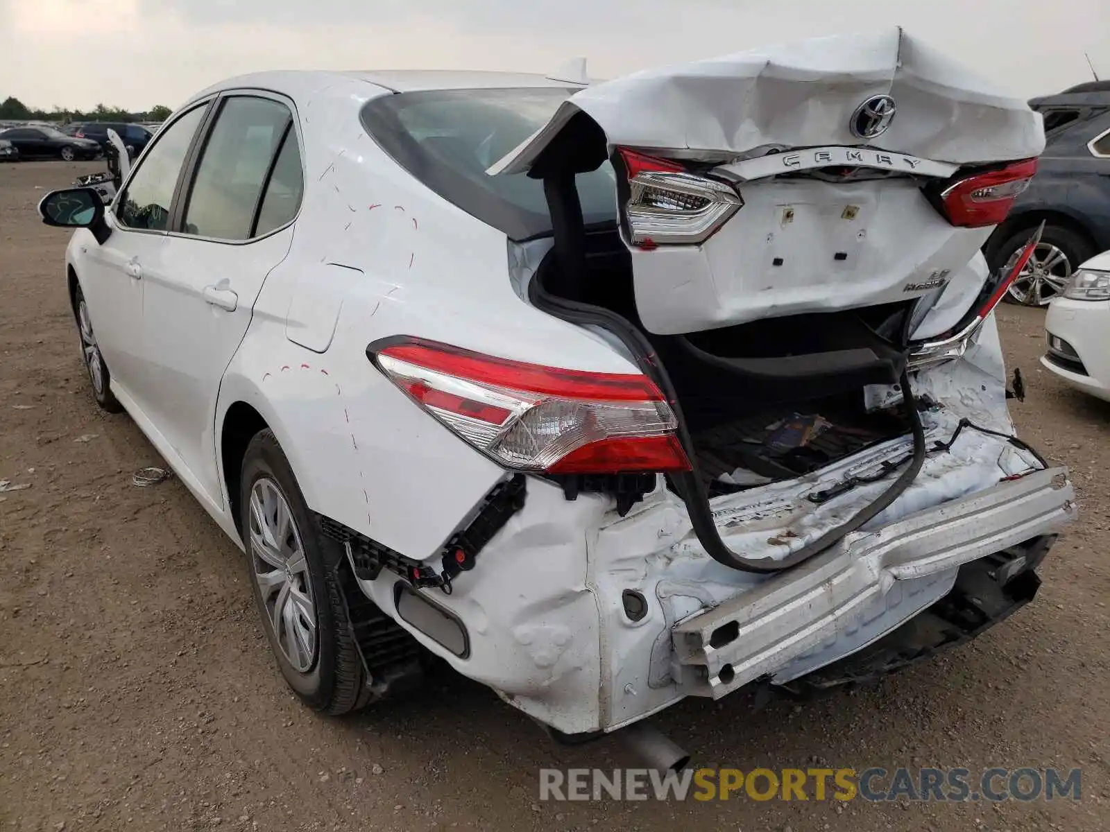 3 Photograph of a damaged car 4T1C31AK0LU011387 TOYOTA CAMRY 2020