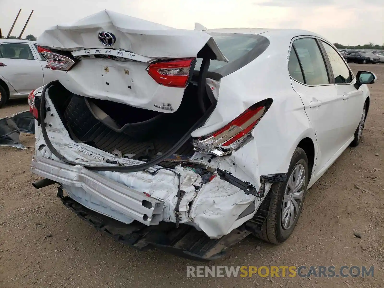 4 Photograph of a damaged car 4T1C31AK0LU011387 TOYOTA CAMRY 2020