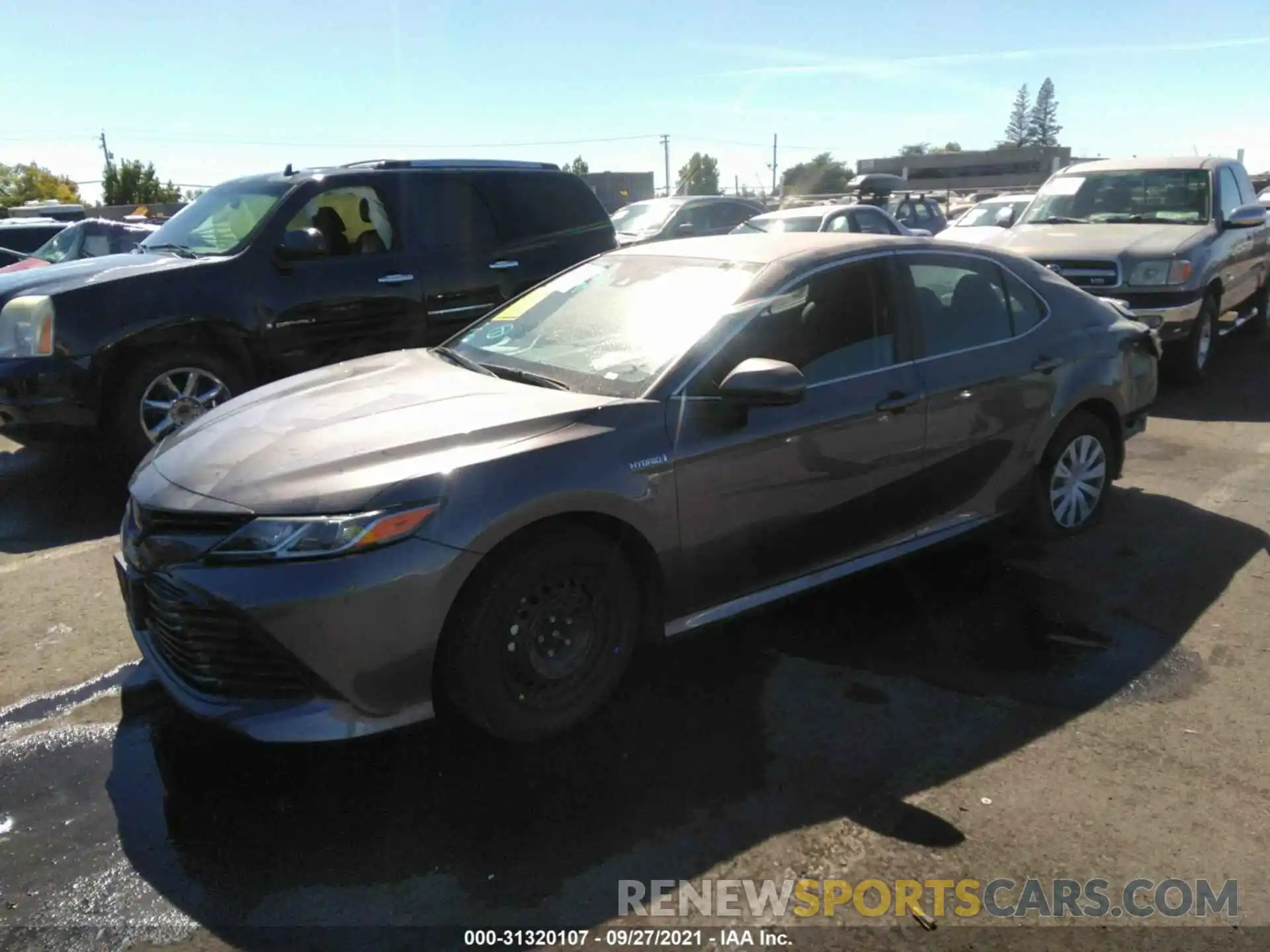 2 Photograph of a damaged car 4T1C31AK0LU012989 TOYOTA CAMRY 2020