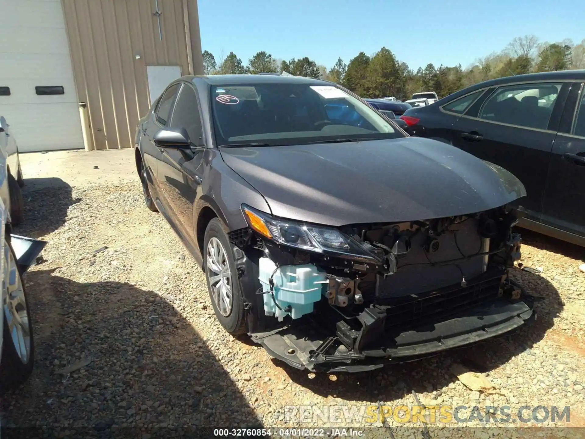 1 Photograph of a damaged car 4T1C31AK0LU013690 TOYOTA CAMRY 2020