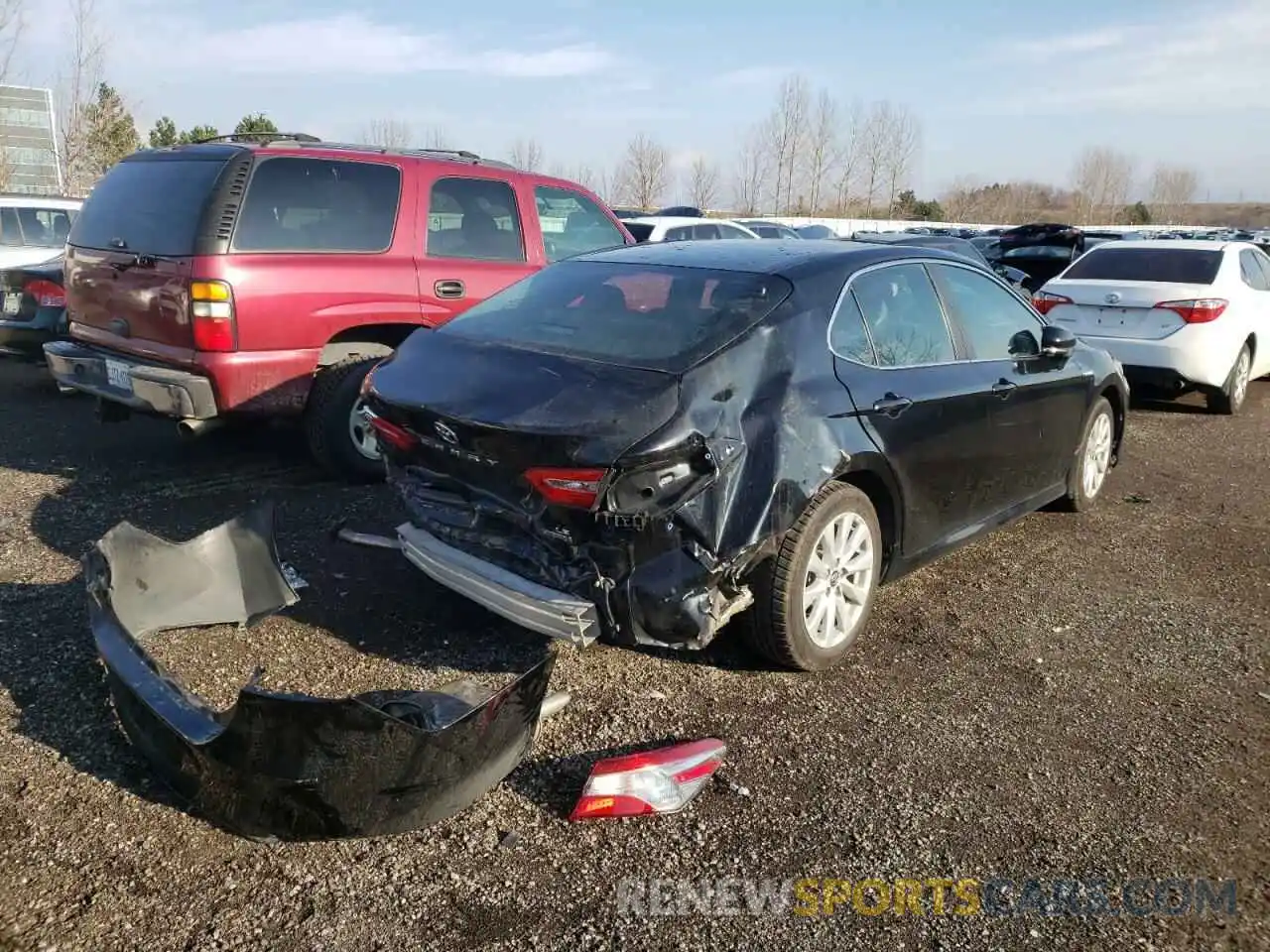 4 Photograph of a damaged car 4T1C31AK0LU521142 TOYOTA CAMRY 2020