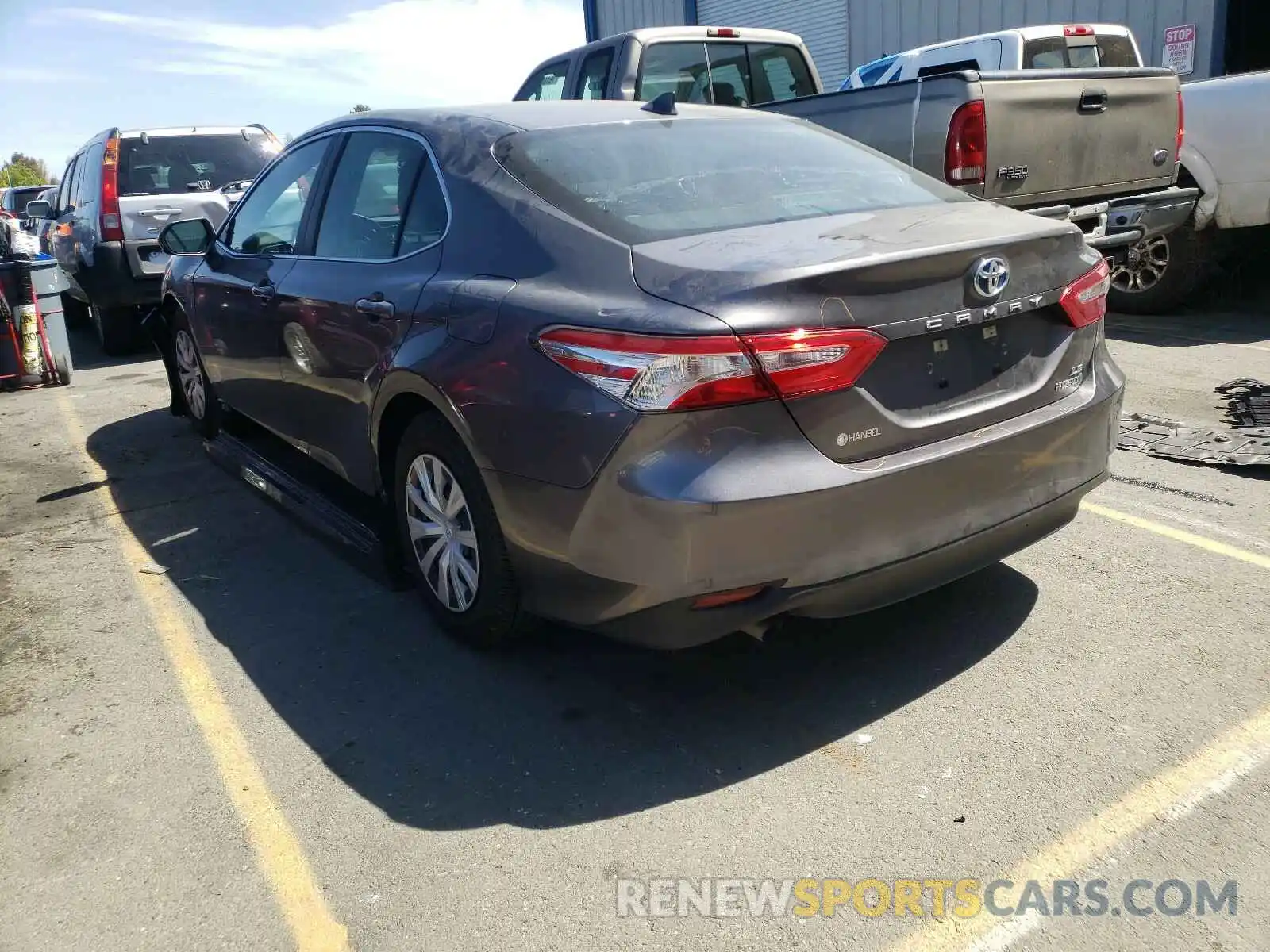 3 Photograph of a damaged car 4T1C31AK0LU522873 TOYOTA CAMRY 2020