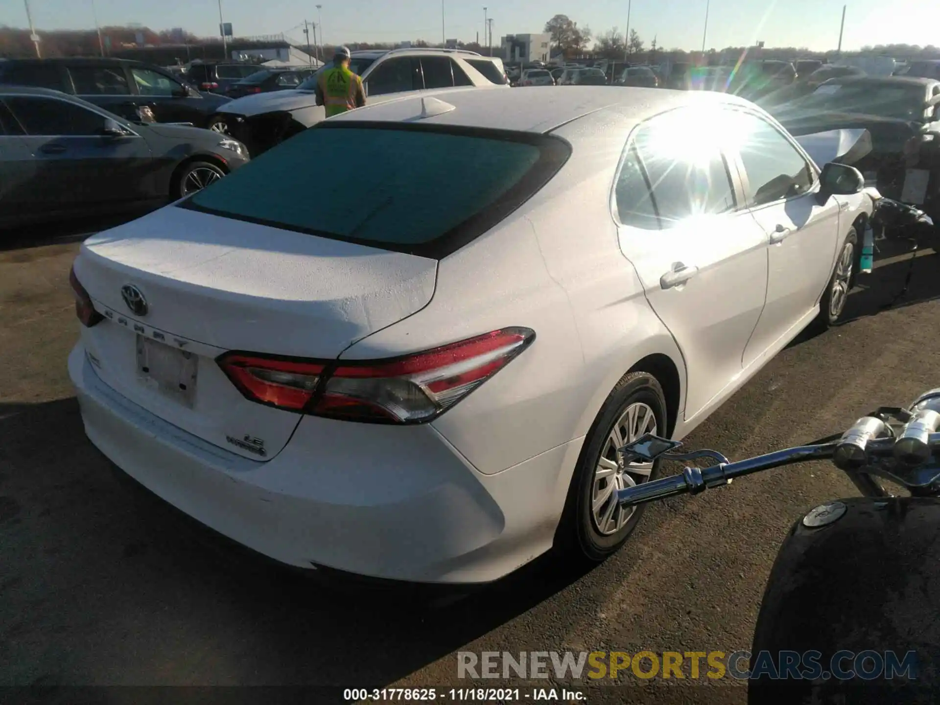 4 Photograph of a damaged car 4T1C31AK0LU523005 TOYOTA CAMRY 2020