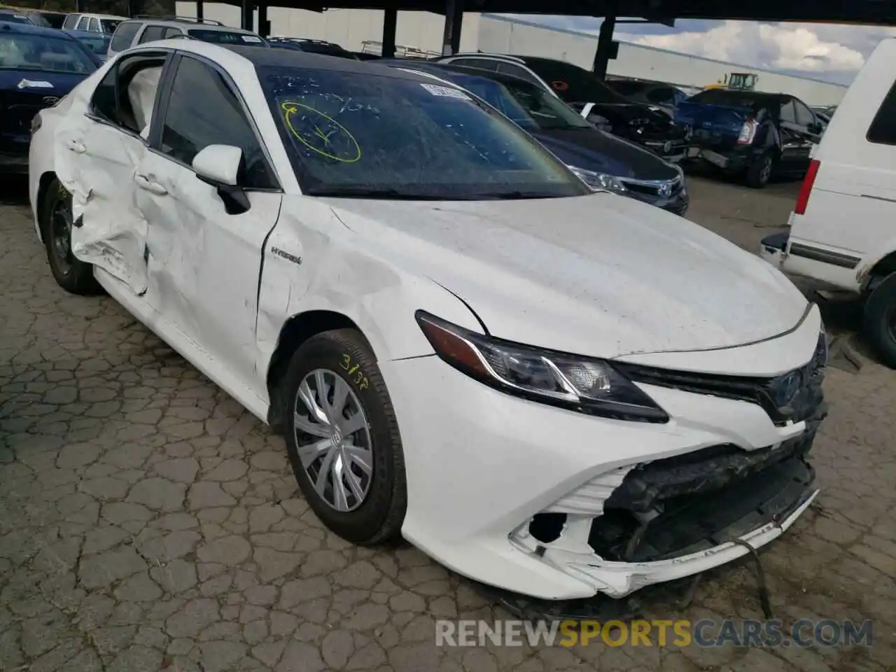 1 Photograph of a damaged car 4T1C31AK0LU527474 TOYOTA CAMRY 2020