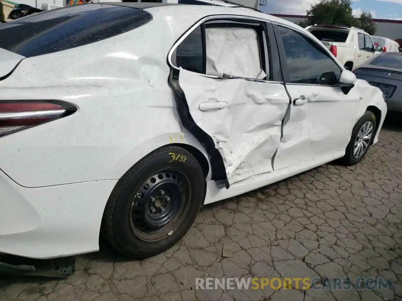 9 Photograph of a damaged car 4T1C31AK0LU527474 TOYOTA CAMRY 2020