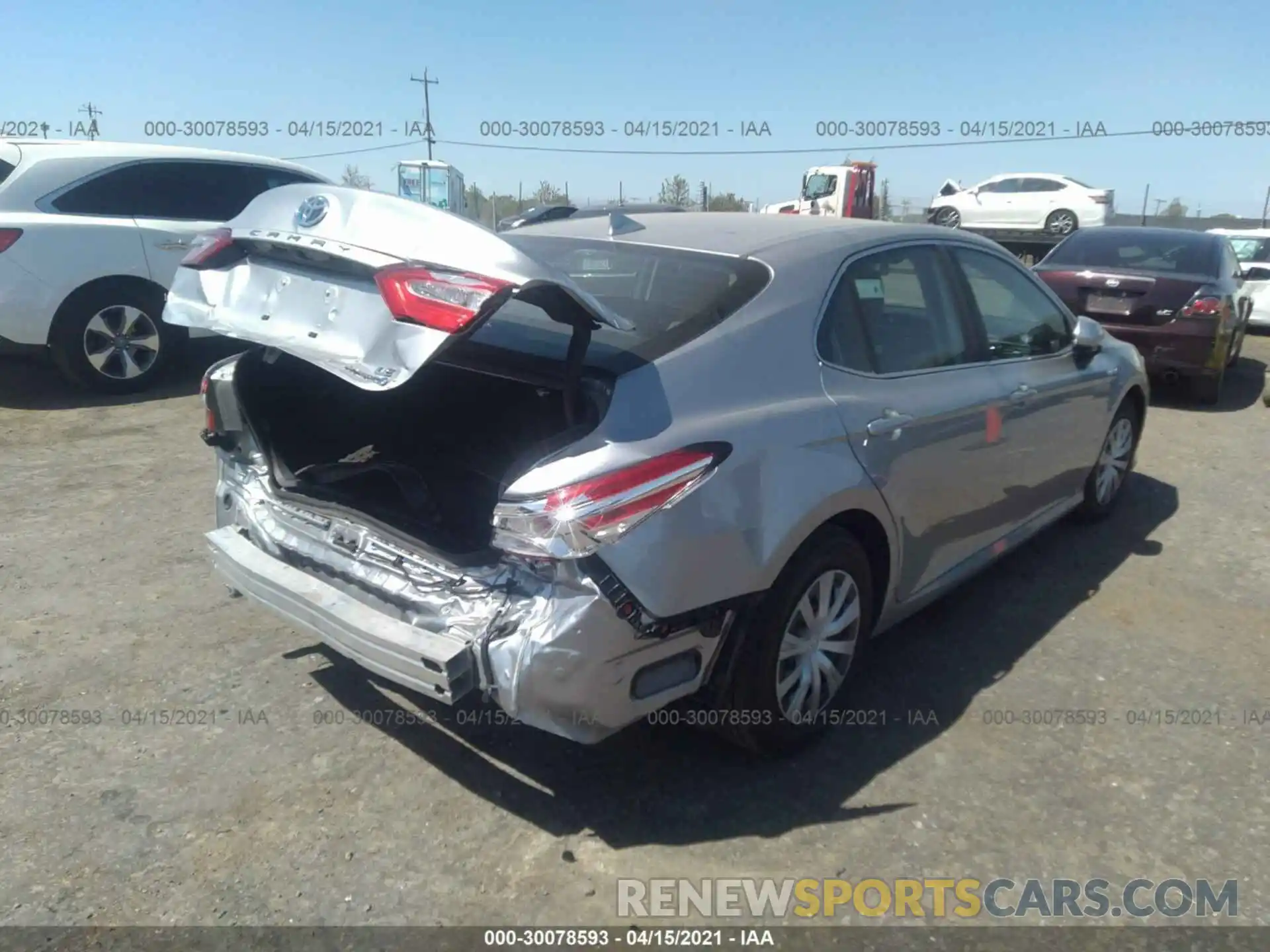 4 Photograph of a damaged car 4T1C31AK0LU531623 TOYOTA CAMRY 2020