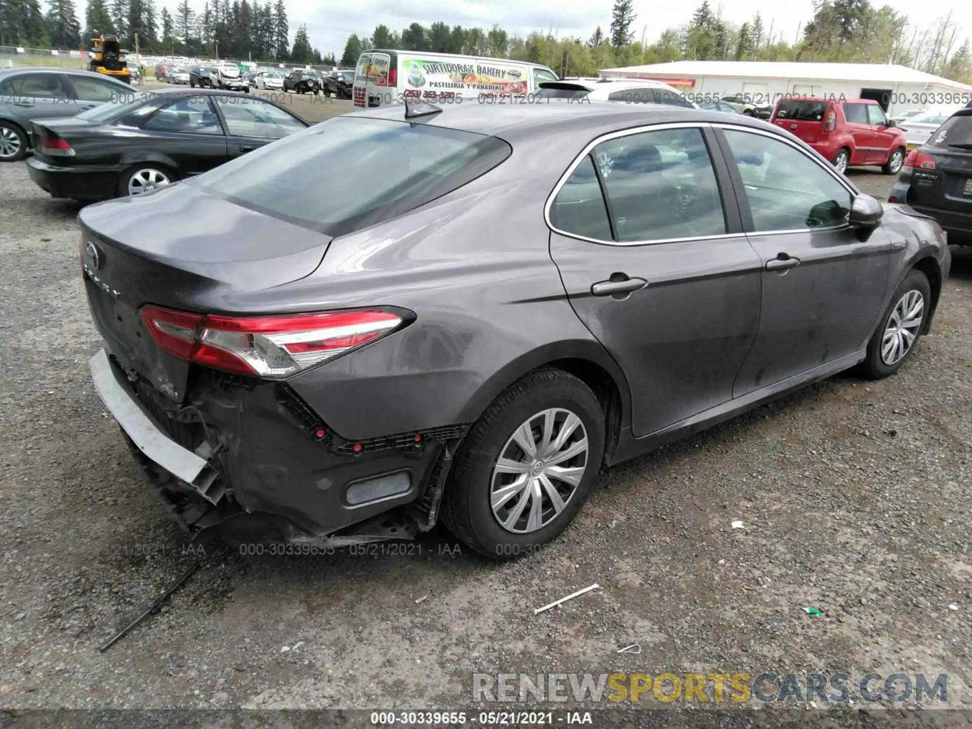 4 Photograph of a damaged car 4T1C31AK0LU535025 TOYOTA CAMRY 2020