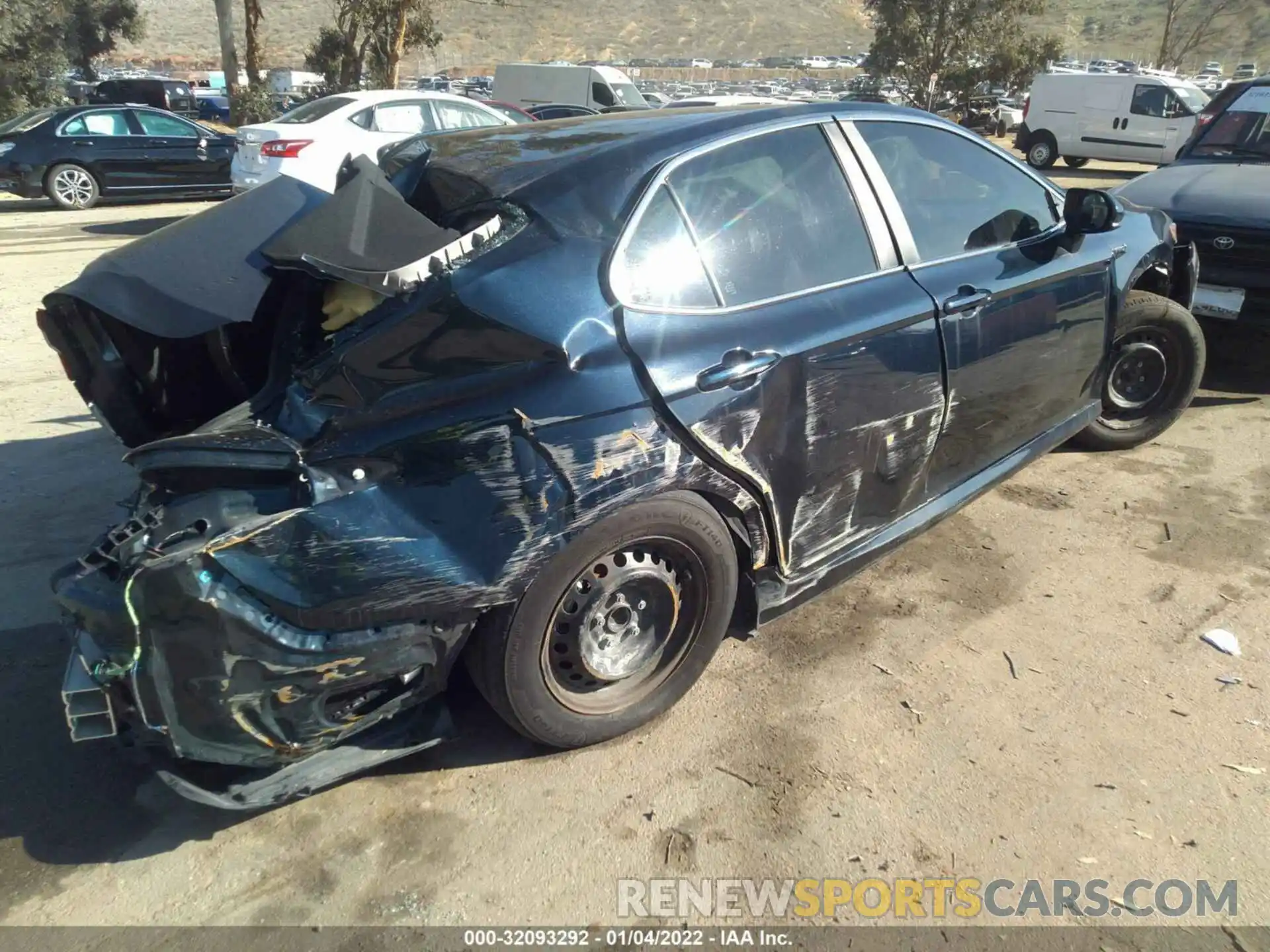 4 Photograph of a damaged car 4T1C31AK0LU537762 TOYOTA CAMRY 2020