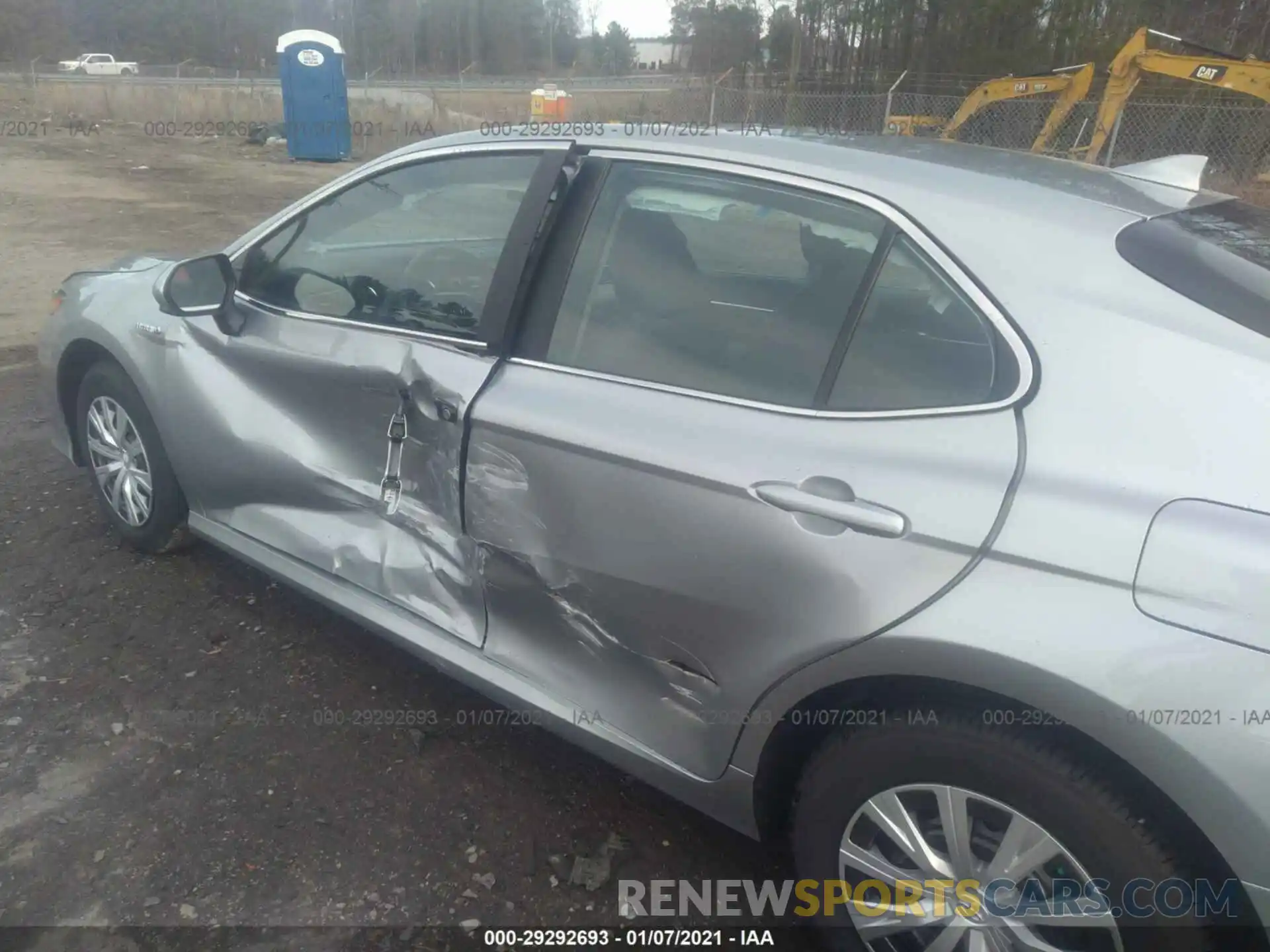 6 Photograph of a damaged car 4T1C31AK0LU541357 TOYOTA CAMRY 2020