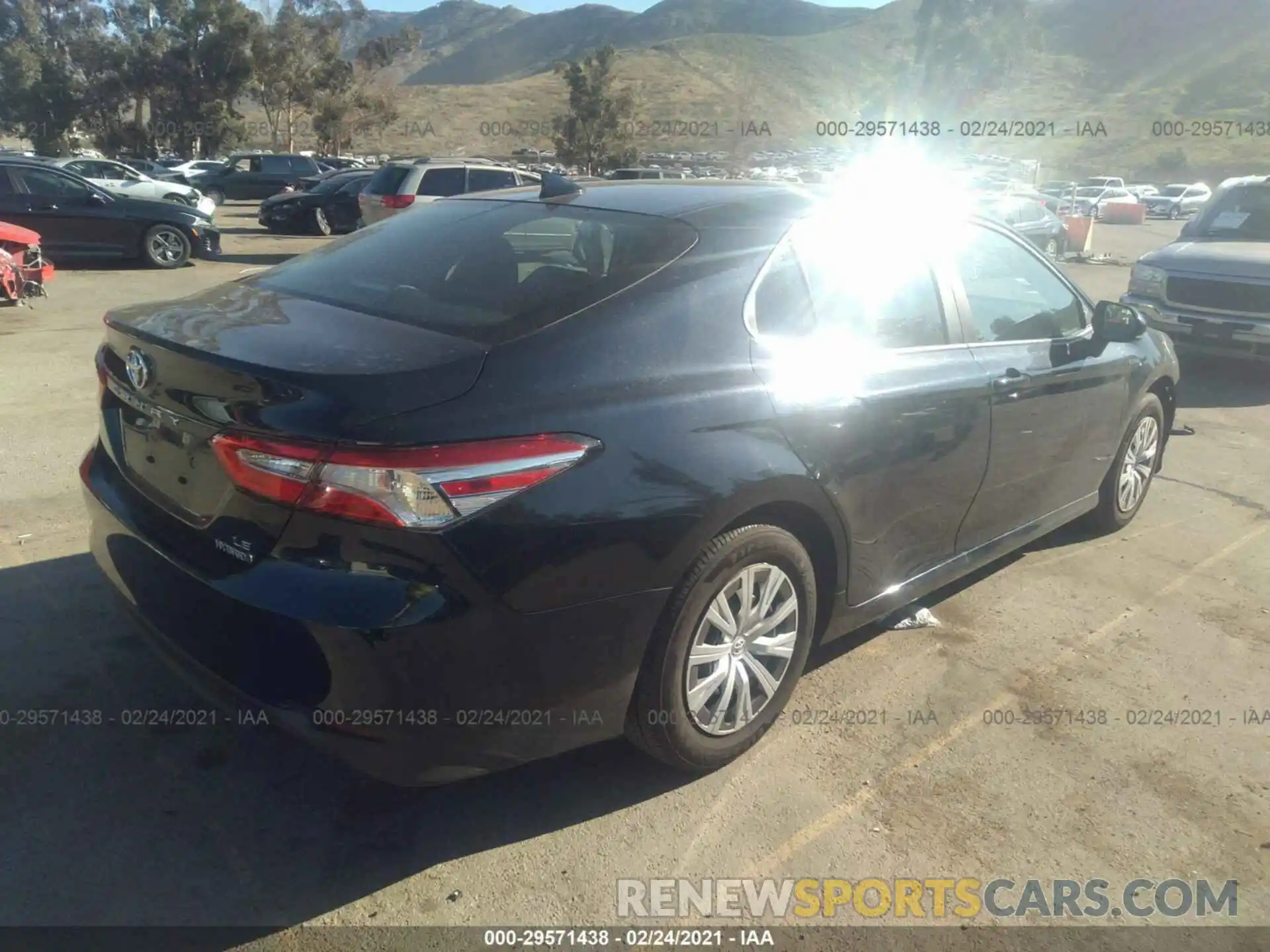 4 Photograph of a damaged car 4T1C31AK1LU017800 TOYOTA CAMRY 2020