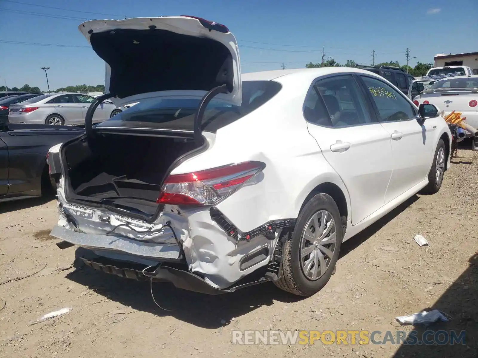 4 Photograph of a damaged car 4T1C31AK1LU526236 TOYOTA CAMRY 2020