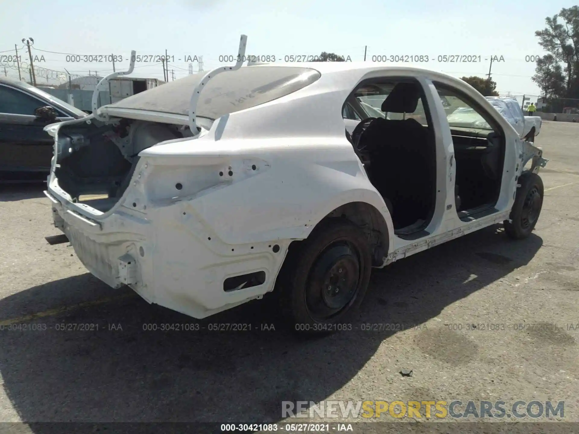 4 Фотография поврежденного автомобиля 4T1C31AK1LU527452 TOYOTA CAMRY 2020