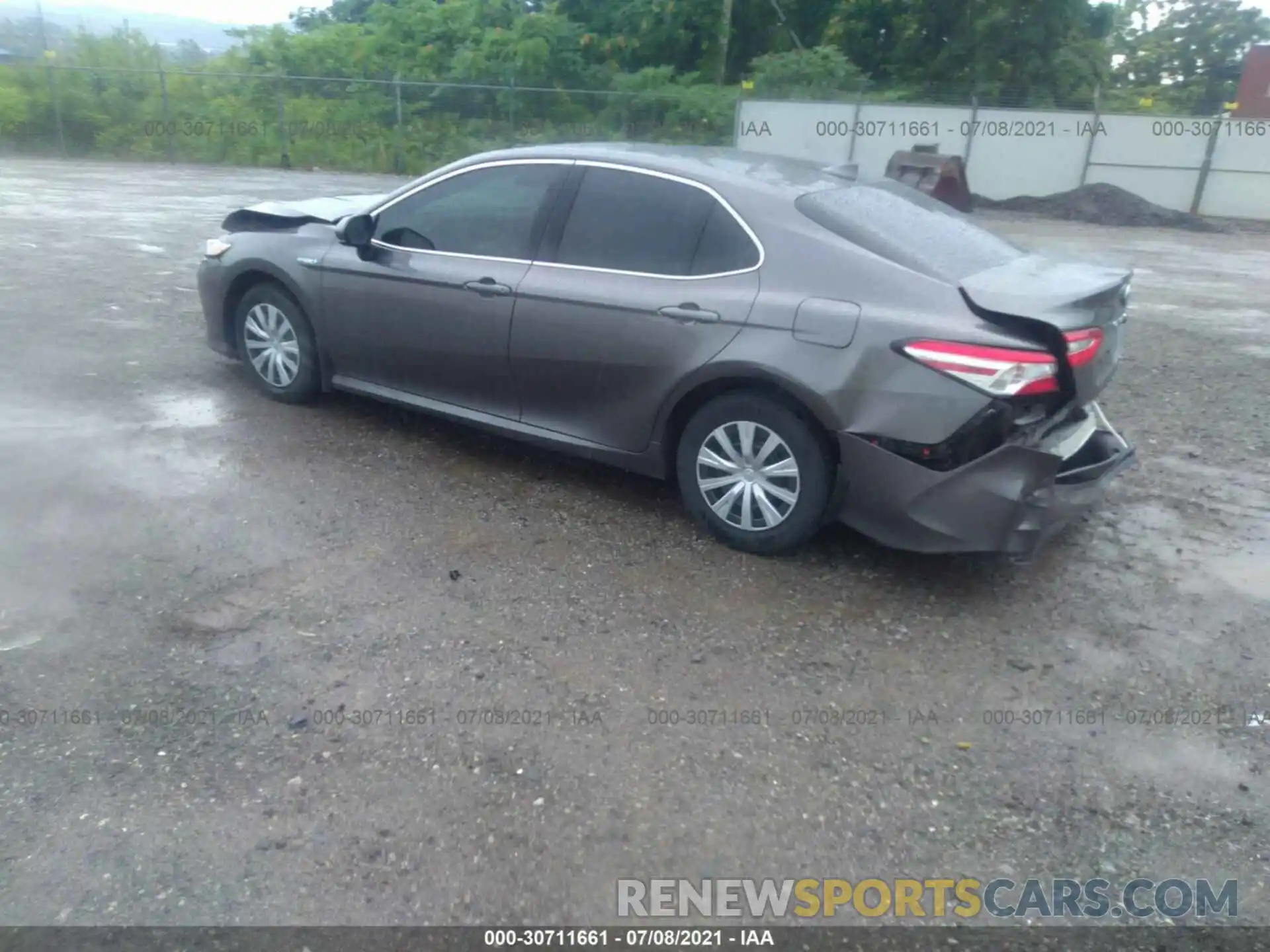 3 Photograph of a damaged car 4T1C31AK1LU528438 TOYOTA CAMRY 2020