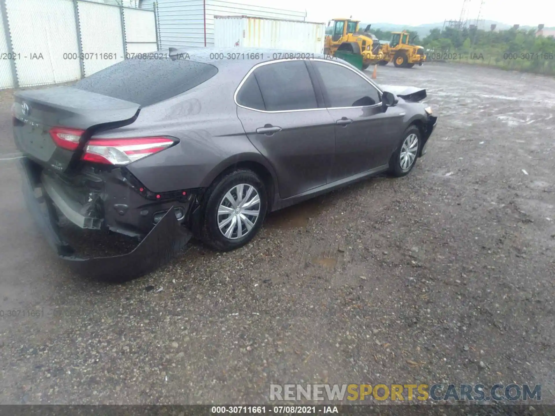 4 Photograph of a damaged car 4T1C31AK1LU528438 TOYOTA CAMRY 2020