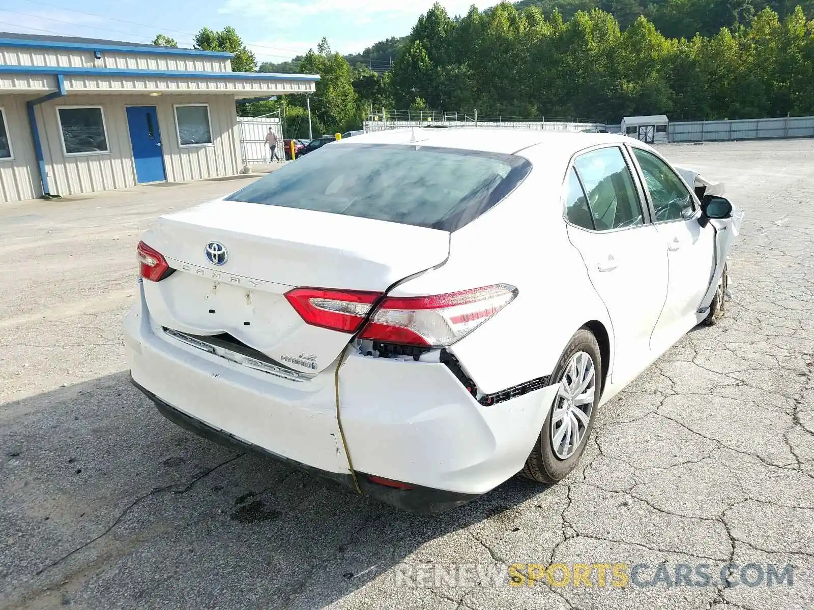 4 Photograph of a damaged car 4T1C31AK1LU532067 TOYOTA CAMRY 2020