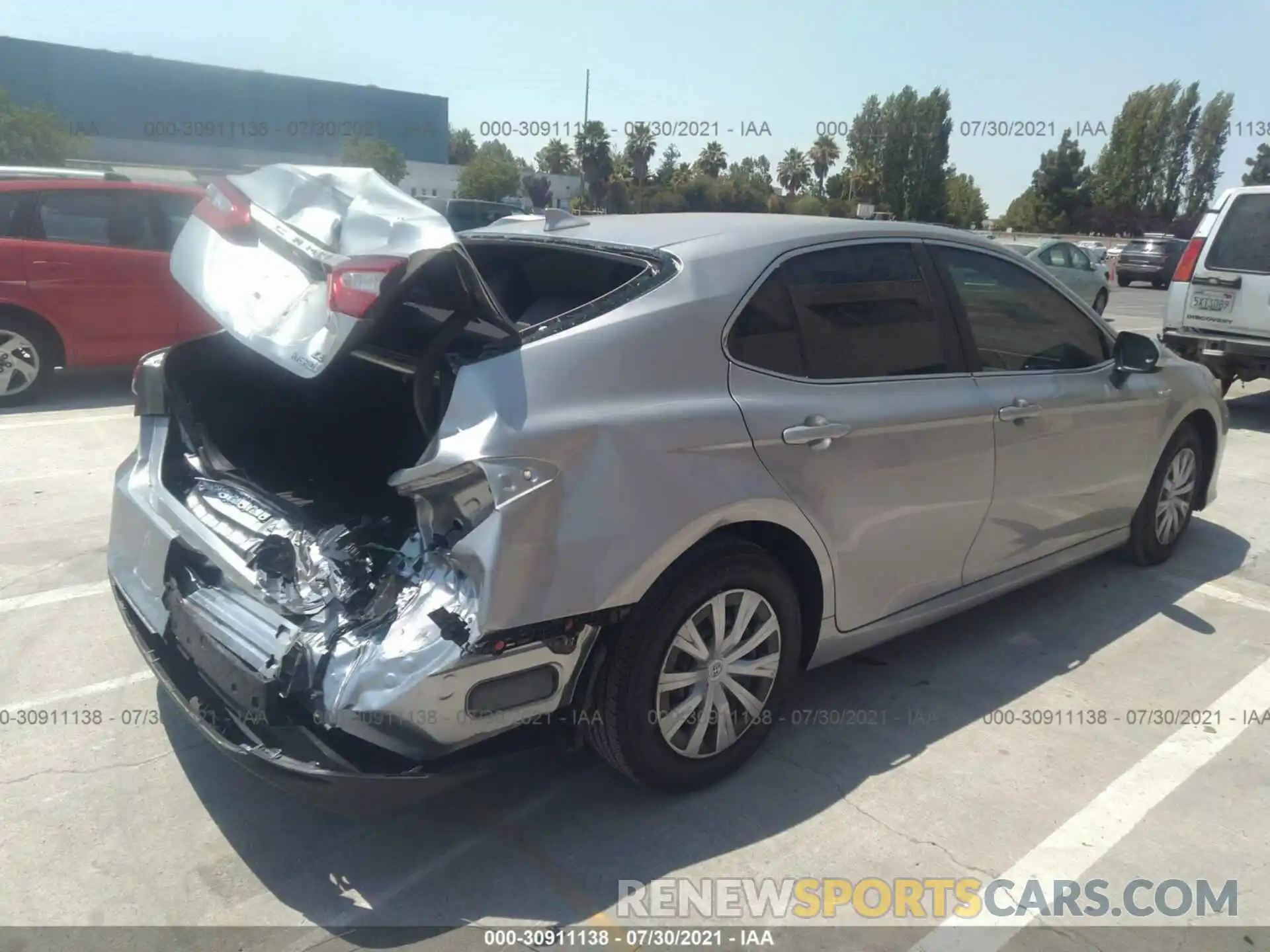 4 Photograph of a damaged car 4T1C31AK1LU532750 TOYOTA CAMRY 2020