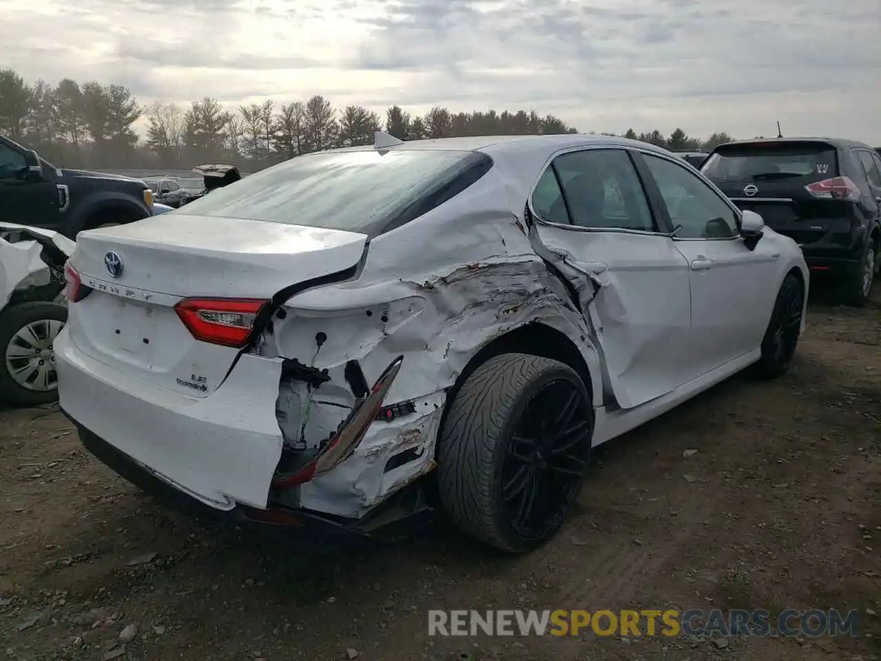 4 Photograph of a damaged car 4T1C31AK1LU538211 TOYOTA CAMRY 2020