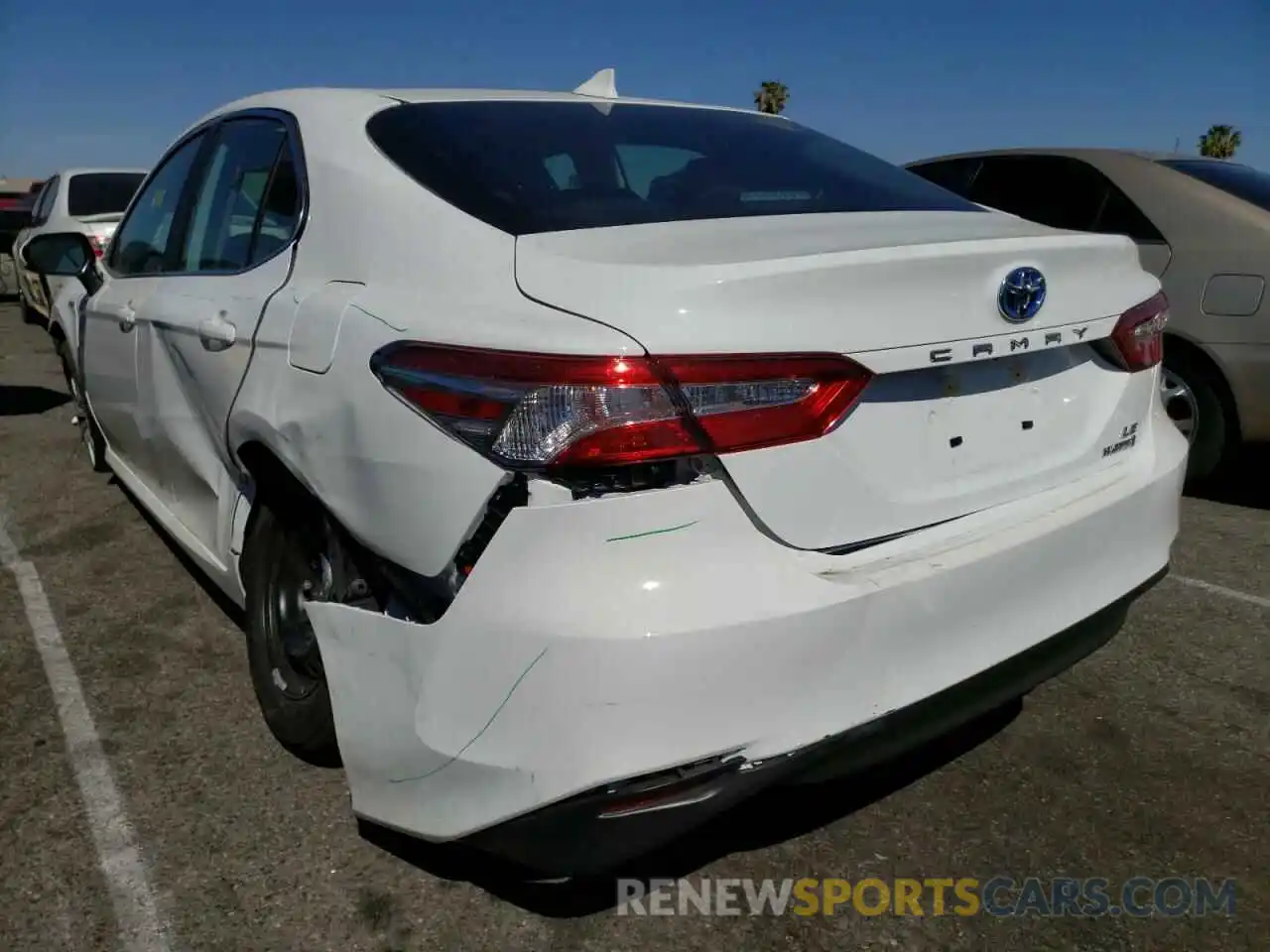 3 Photograph of a damaged car 4T1C31AK1LU546325 TOYOTA CAMRY 2020