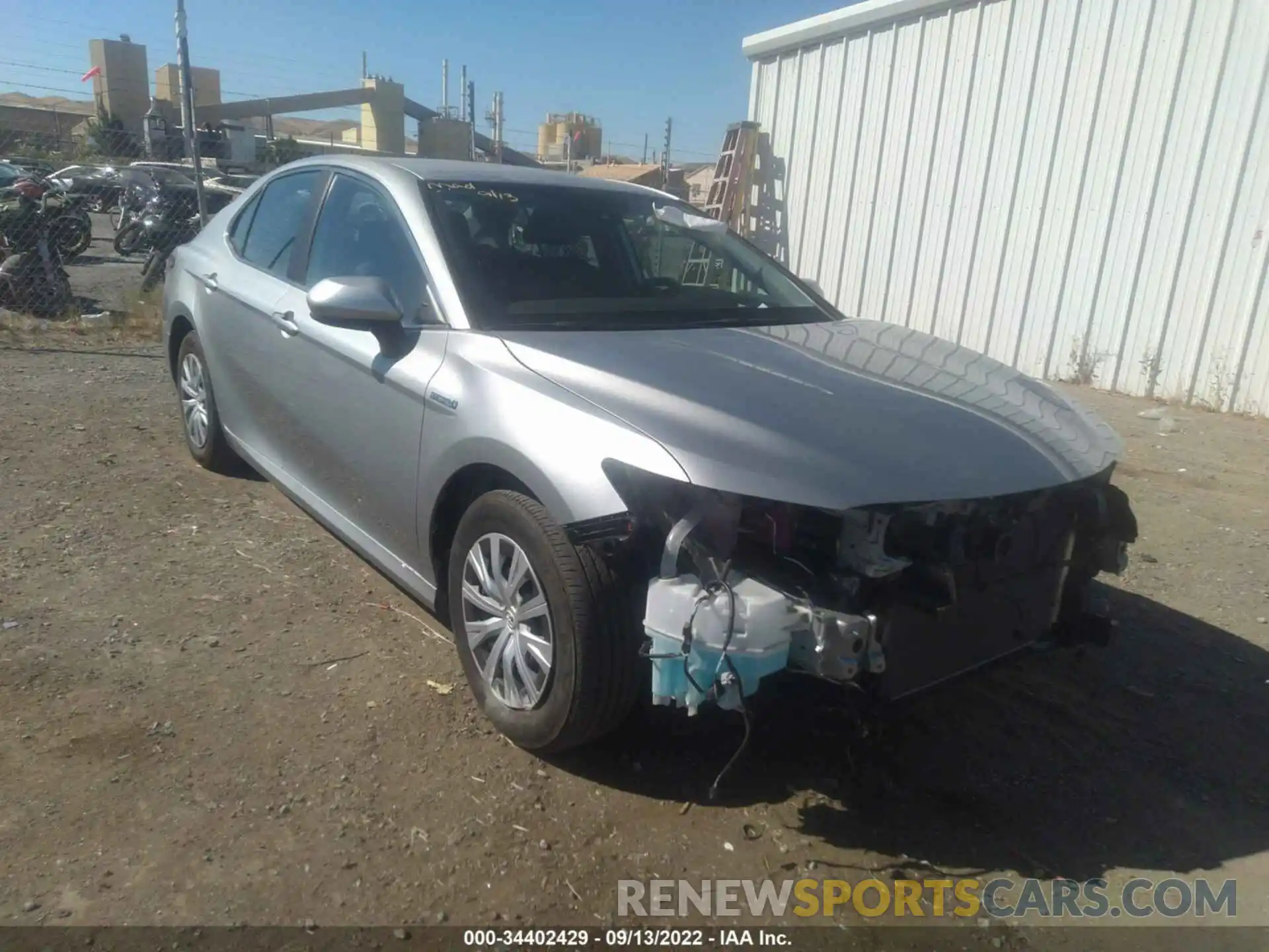 1 Photograph of a damaged car 4T1C31AK2LU013237 TOYOTA CAMRY 2020