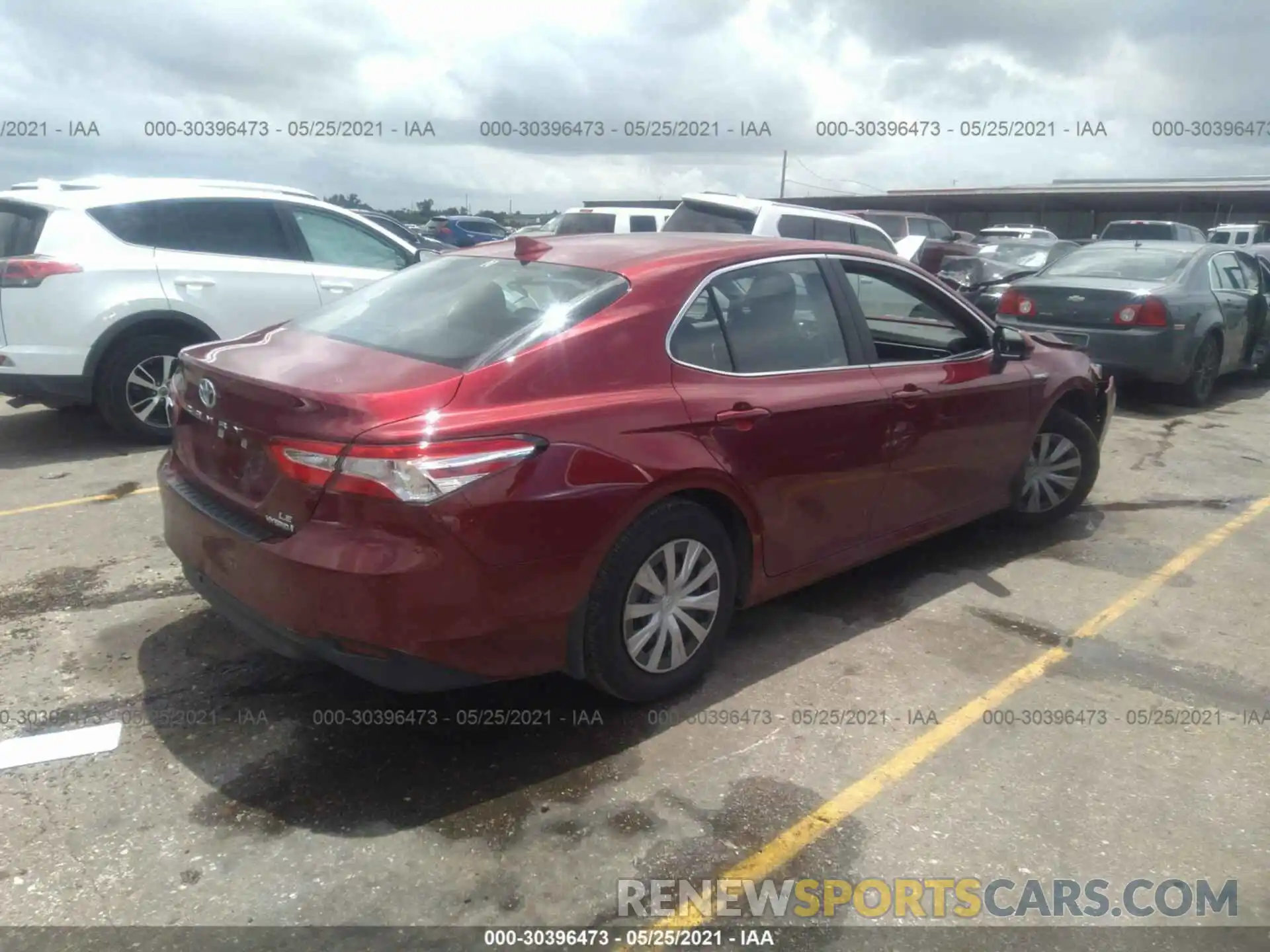 4 Photograph of a damaged car 4T1C31AK2LU018924 TOYOTA CAMRY 2020