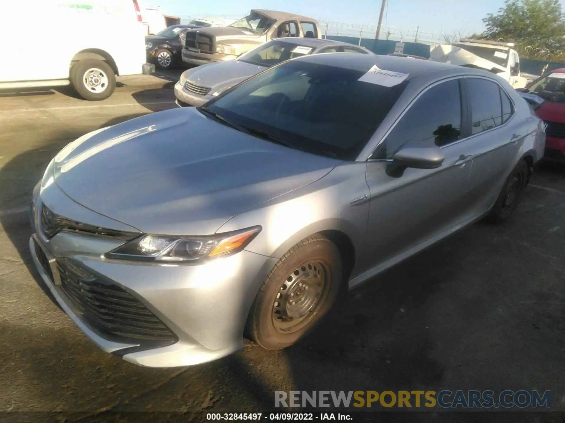 2 Photograph of a damaged car 4T1C31AK2LU019734 TOYOTA CAMRY 2020