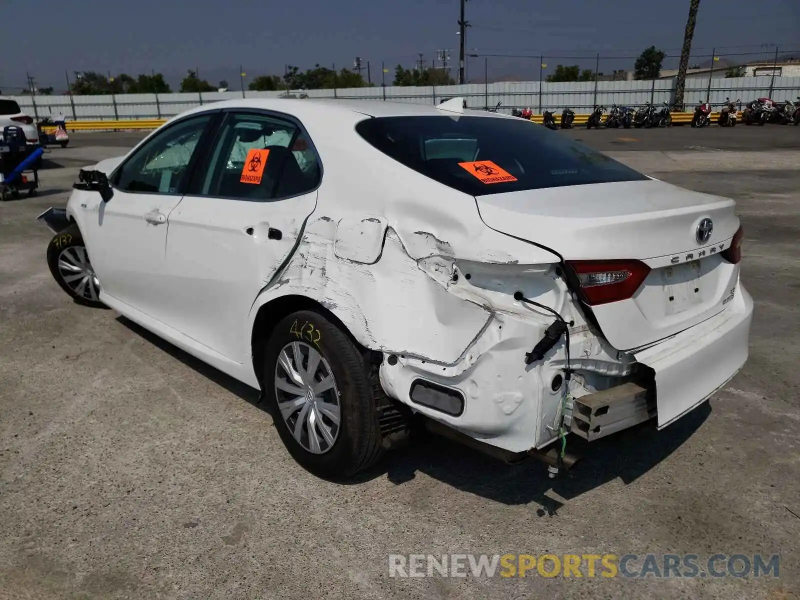 3 Photograph of a damaged car 4T1C31AK2LU019815 TOYOTA CAMRY 2020