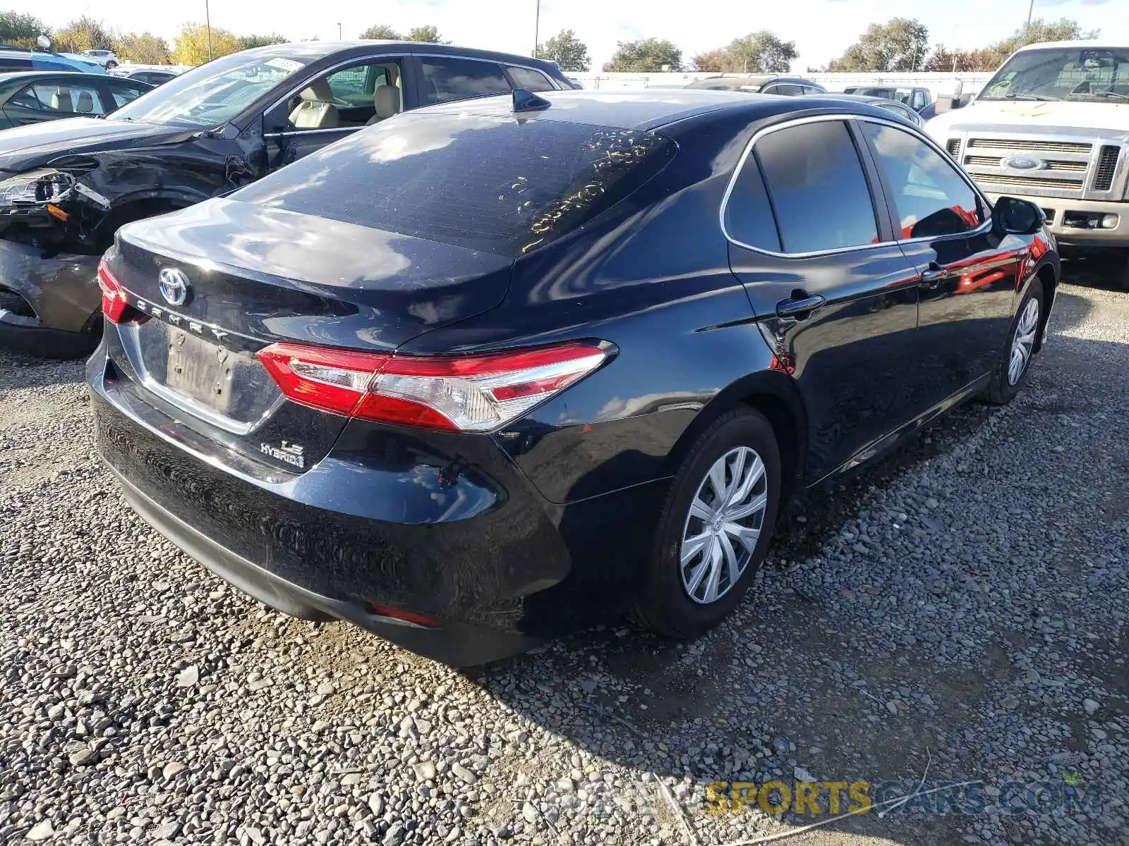 4 Photograph of a damaged car 4T1C31AK2LU520137 TOYOTA CAMRY 2020