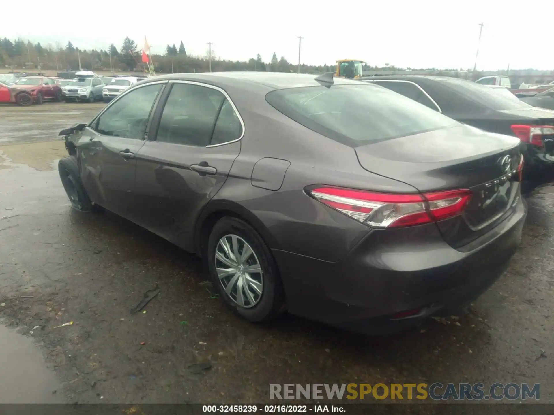 3 Photograph of a damaged car 4T1C31AK2LU521353 TOYOTA CAMRY 2020