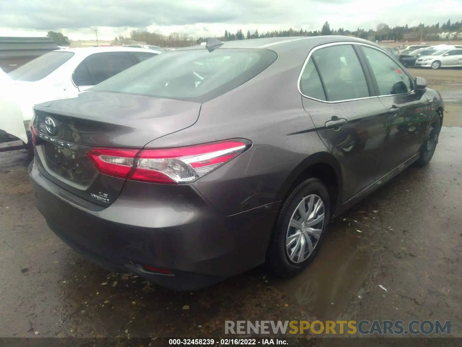 4 Photograph of a damaged car 4T1C31AK2LU521353 TOYOTA CAMRY 2020