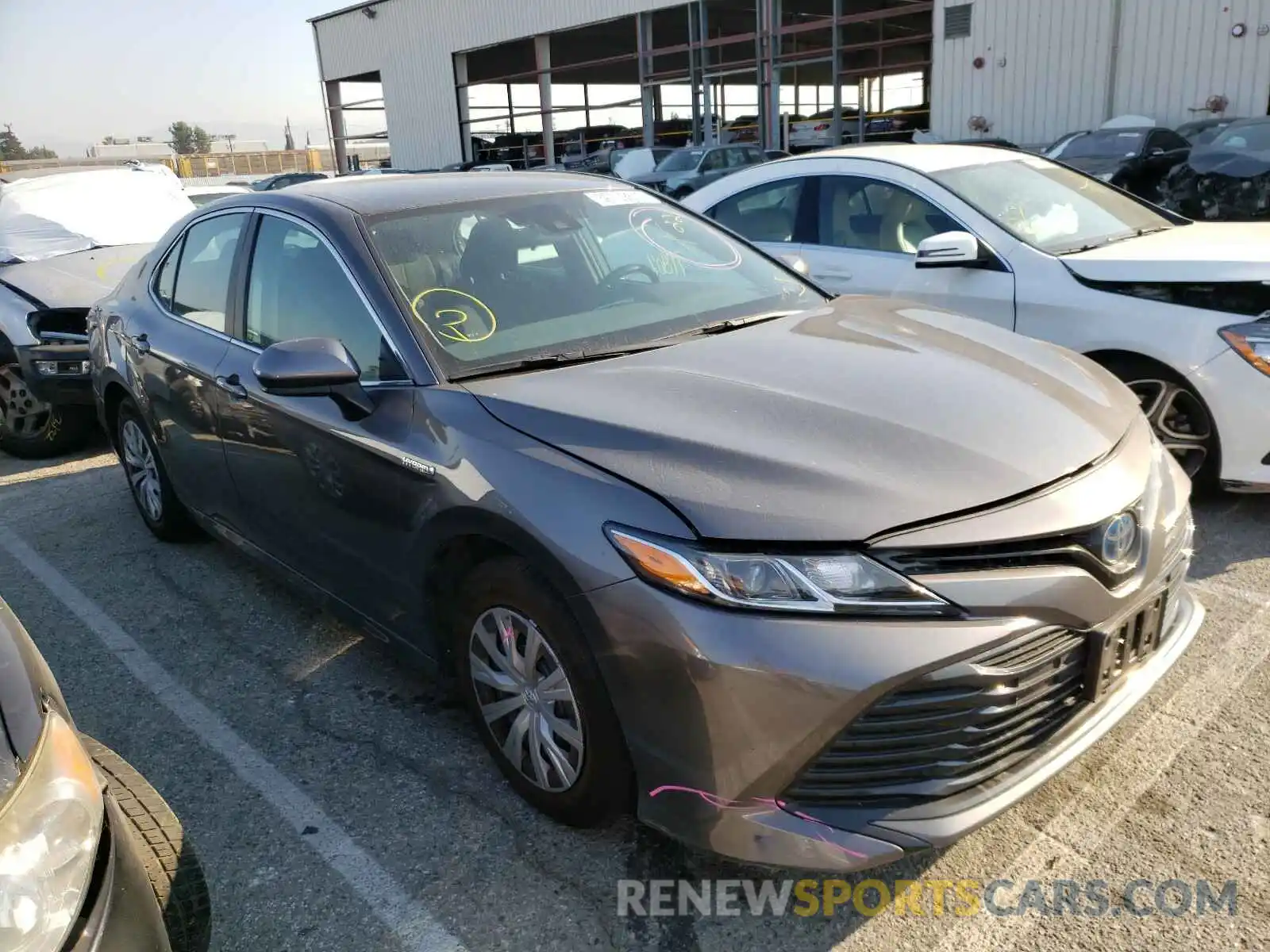 1 Photograph of a damaged car 4T1C31AK2LU523054 TOYOTA CAMRY 2020