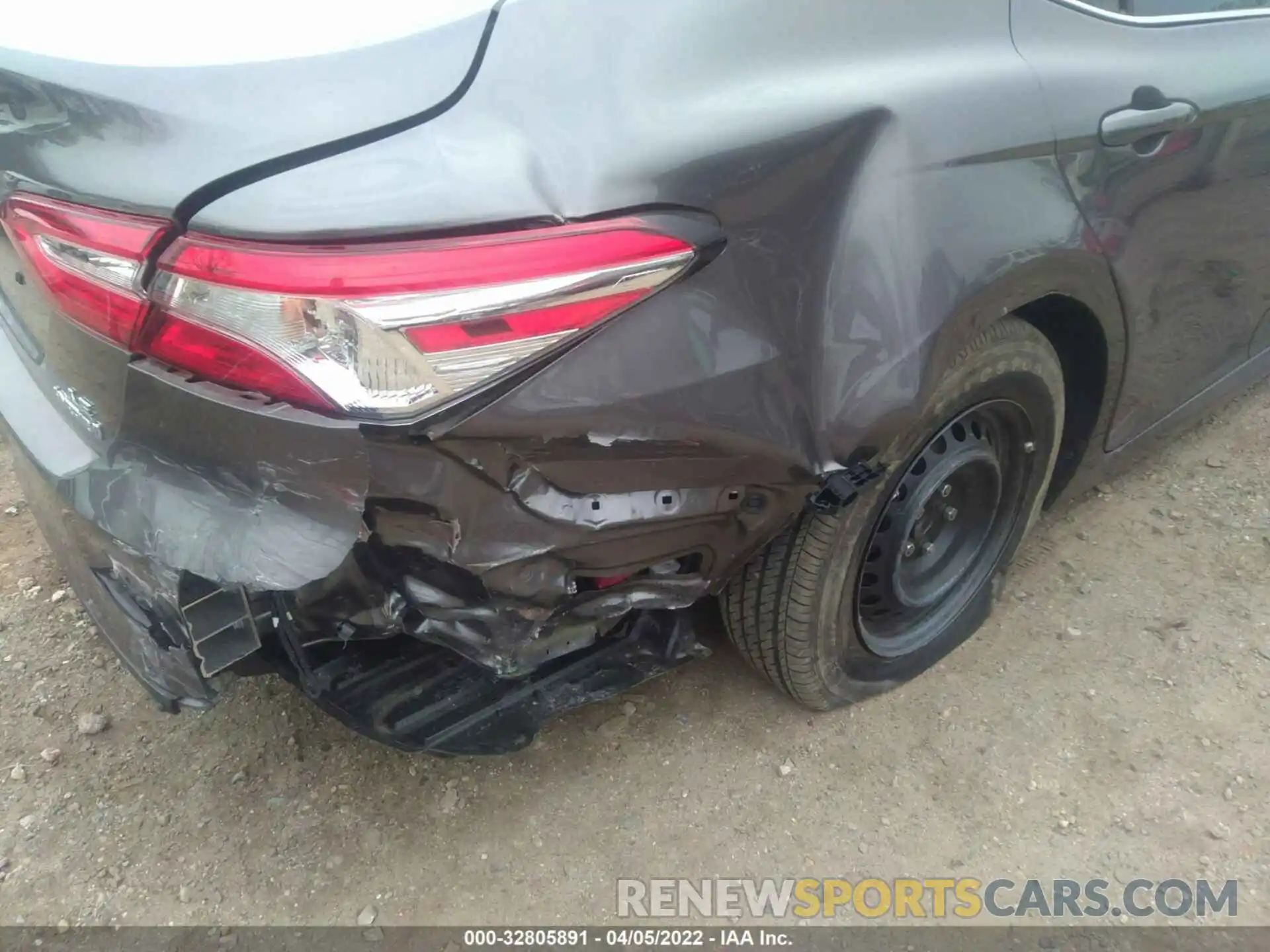 6 Photograph of a damaged car 4T1C31AK2LU524205 TOYOTA CAMRY 2020