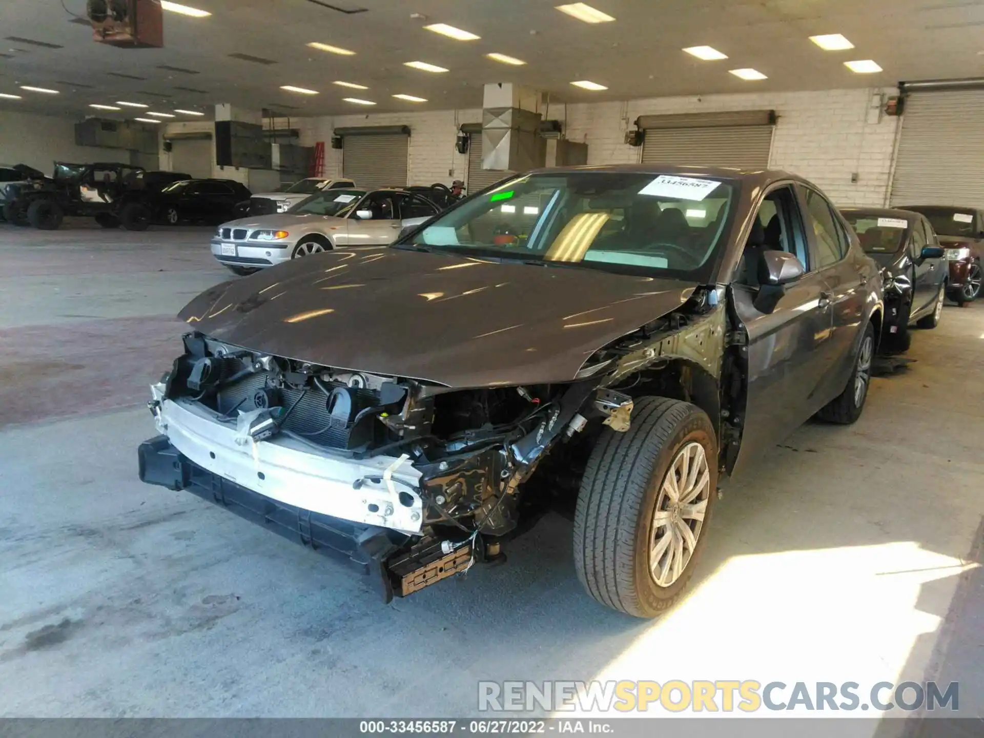 6 Photograph of a damaged car 4T1C31AK2LU526942 TOYOTA CAMRY 2020